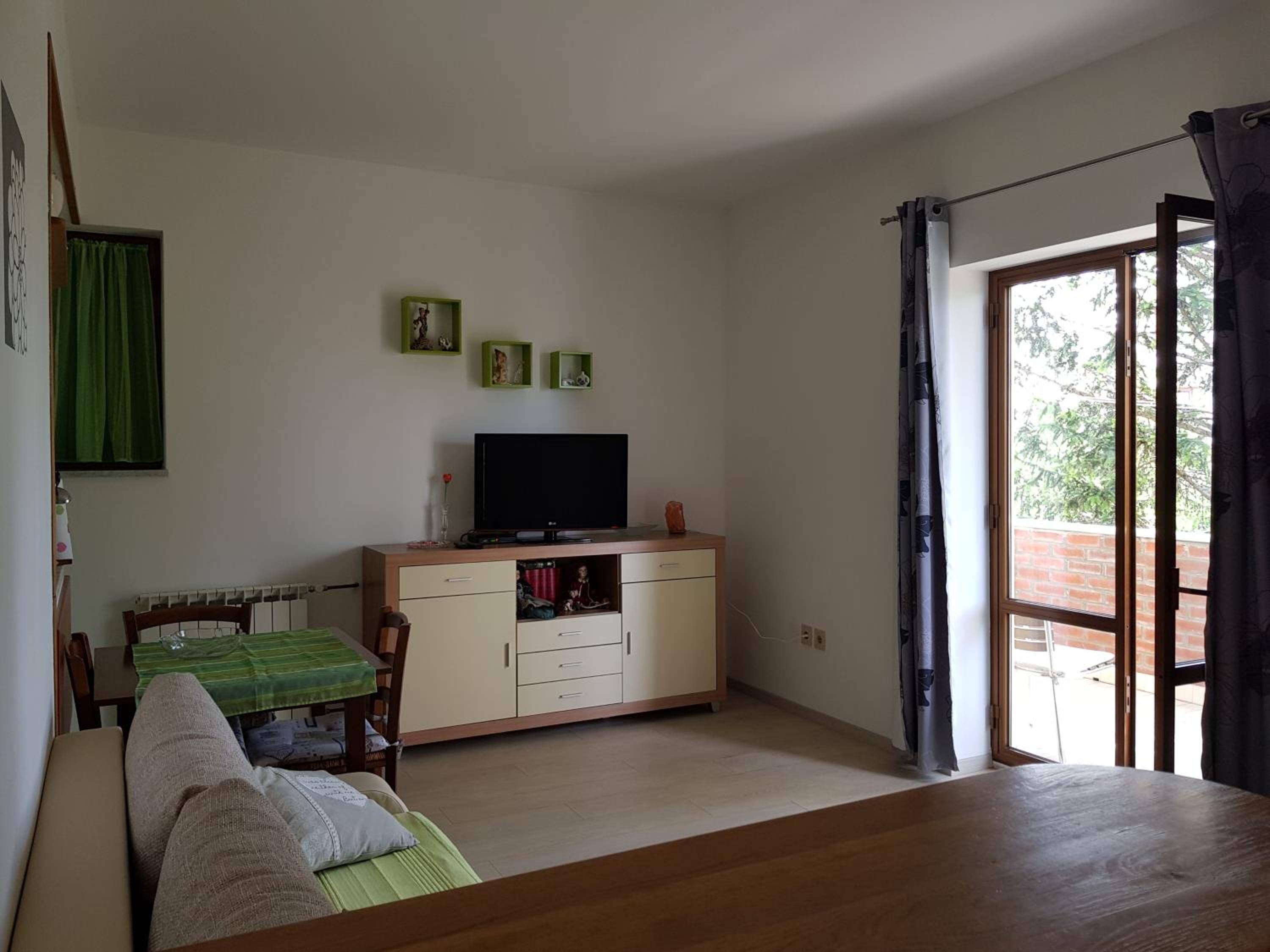 One-Bedroom Apartment with Balcony photo 2