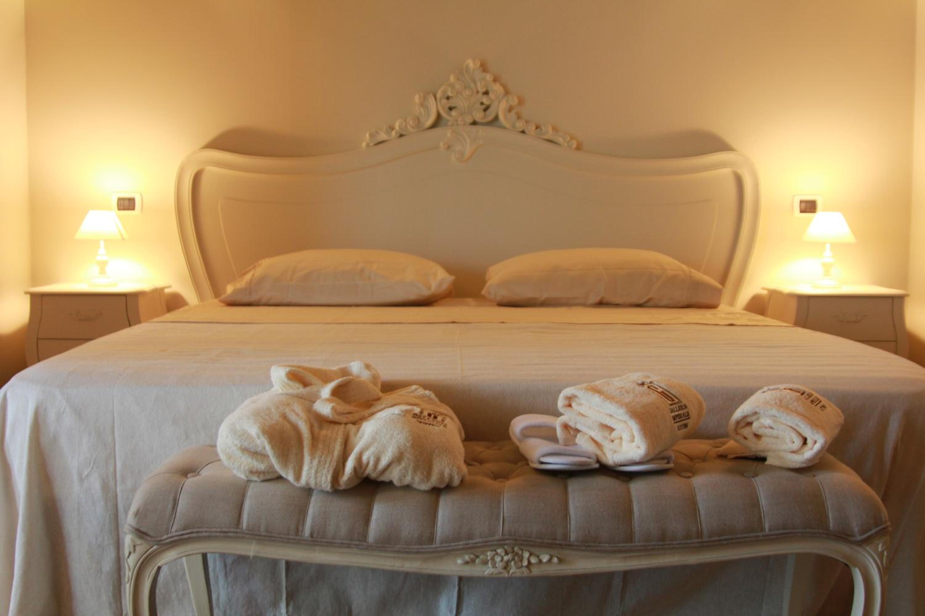 Superior King Room photo 2