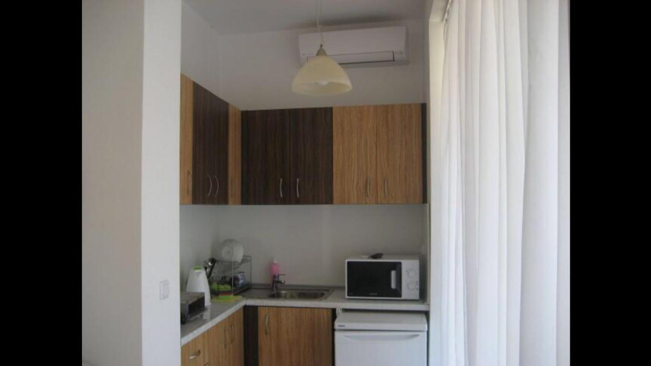 Apartment with Balcony photo 3