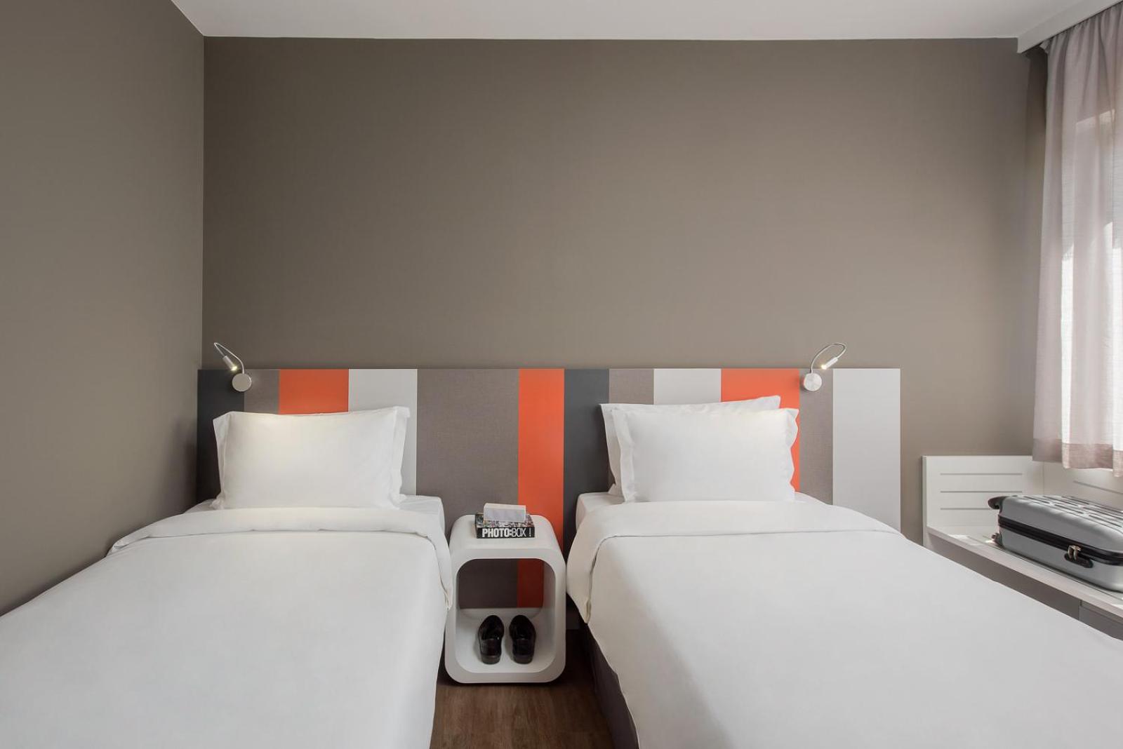 Standard Twin - 2 Single Beds photo 1