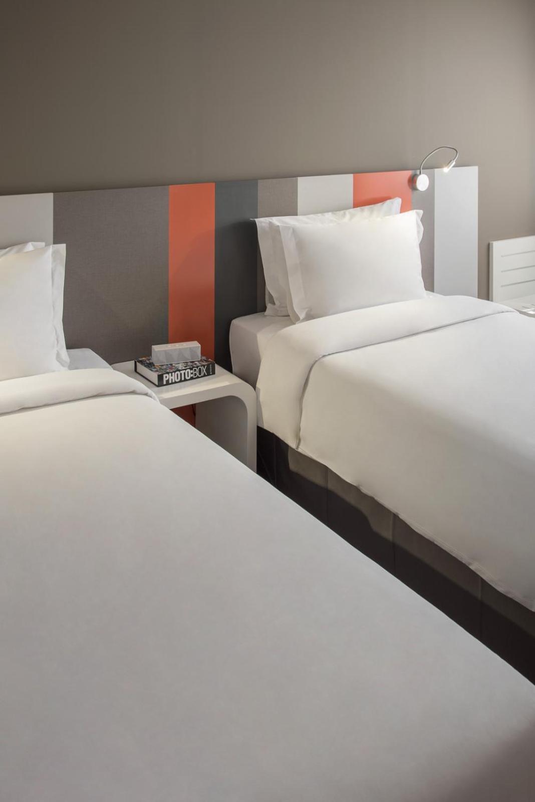 Standard Twin - 2 Single Beds photo 2