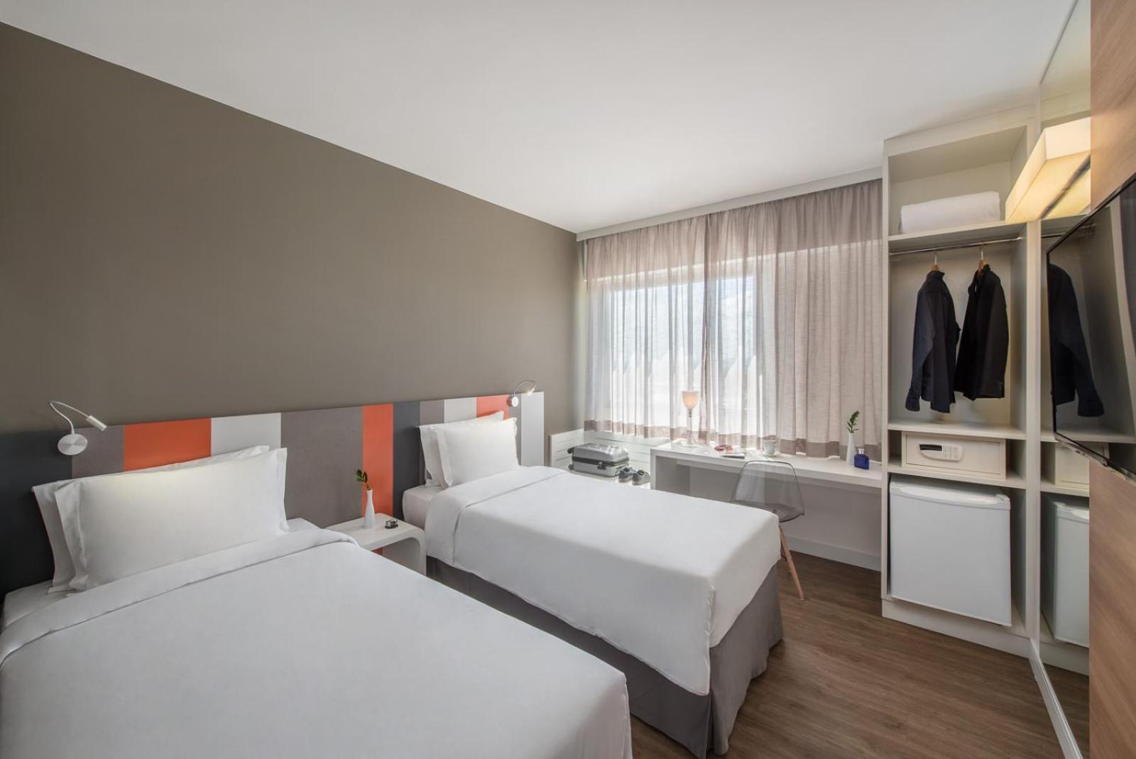 Luxury Twin - 2 Single Beds photo 3