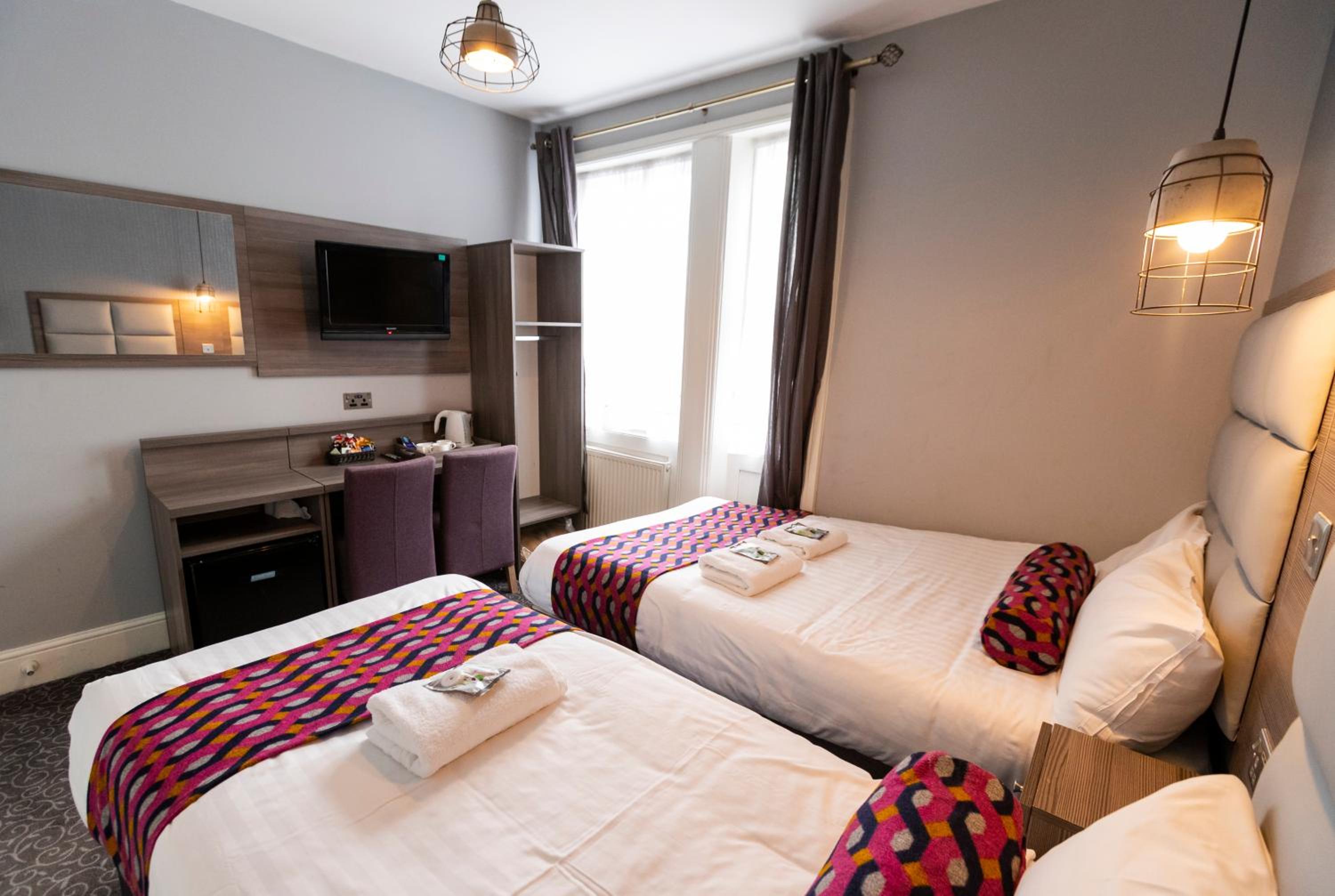 Triple (En Suite Room with Double and Single) photo 1