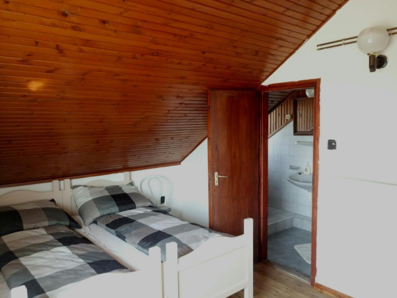 Comfort Triple Room with Shower photo 1