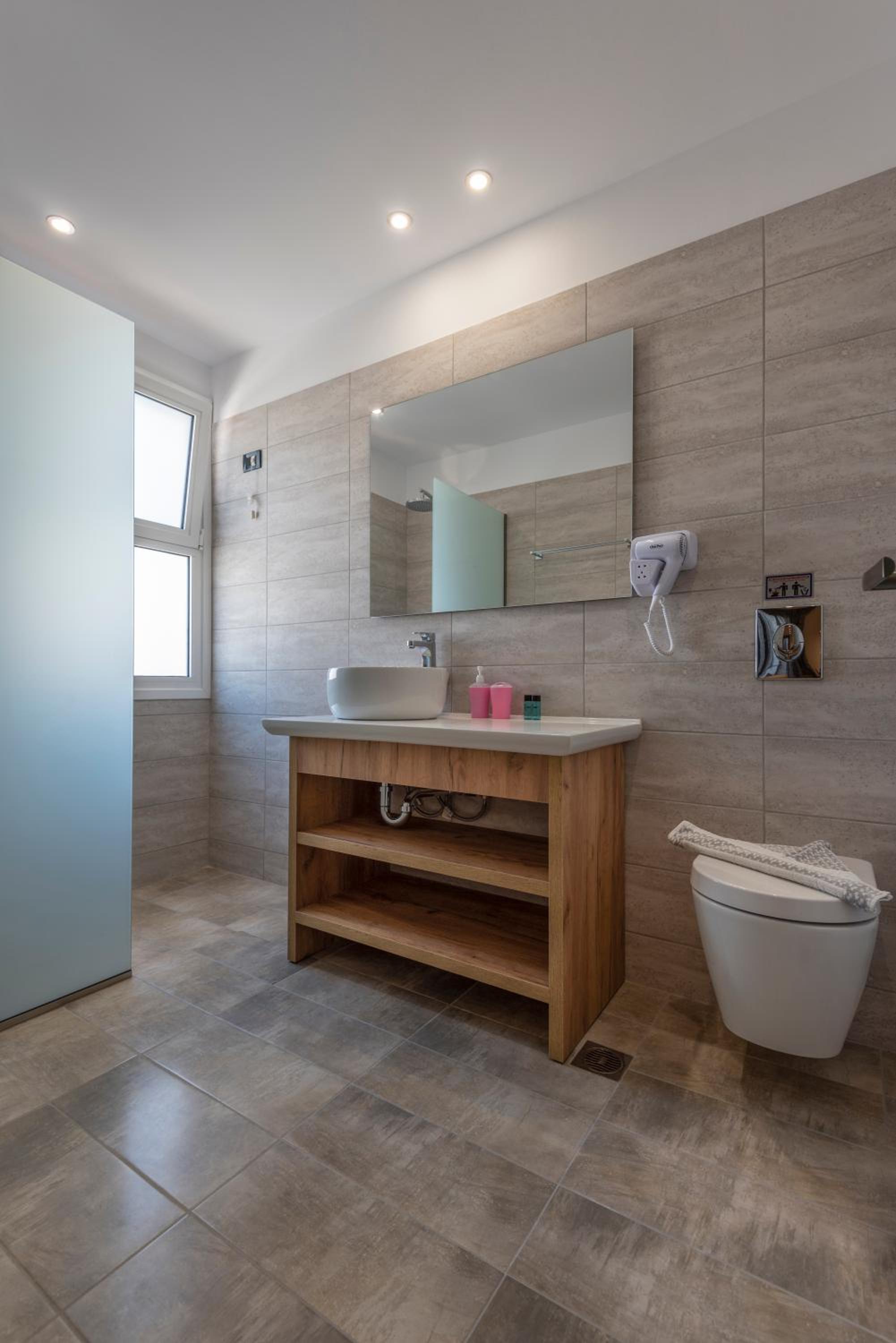 Deluxe Suite - Photo 18