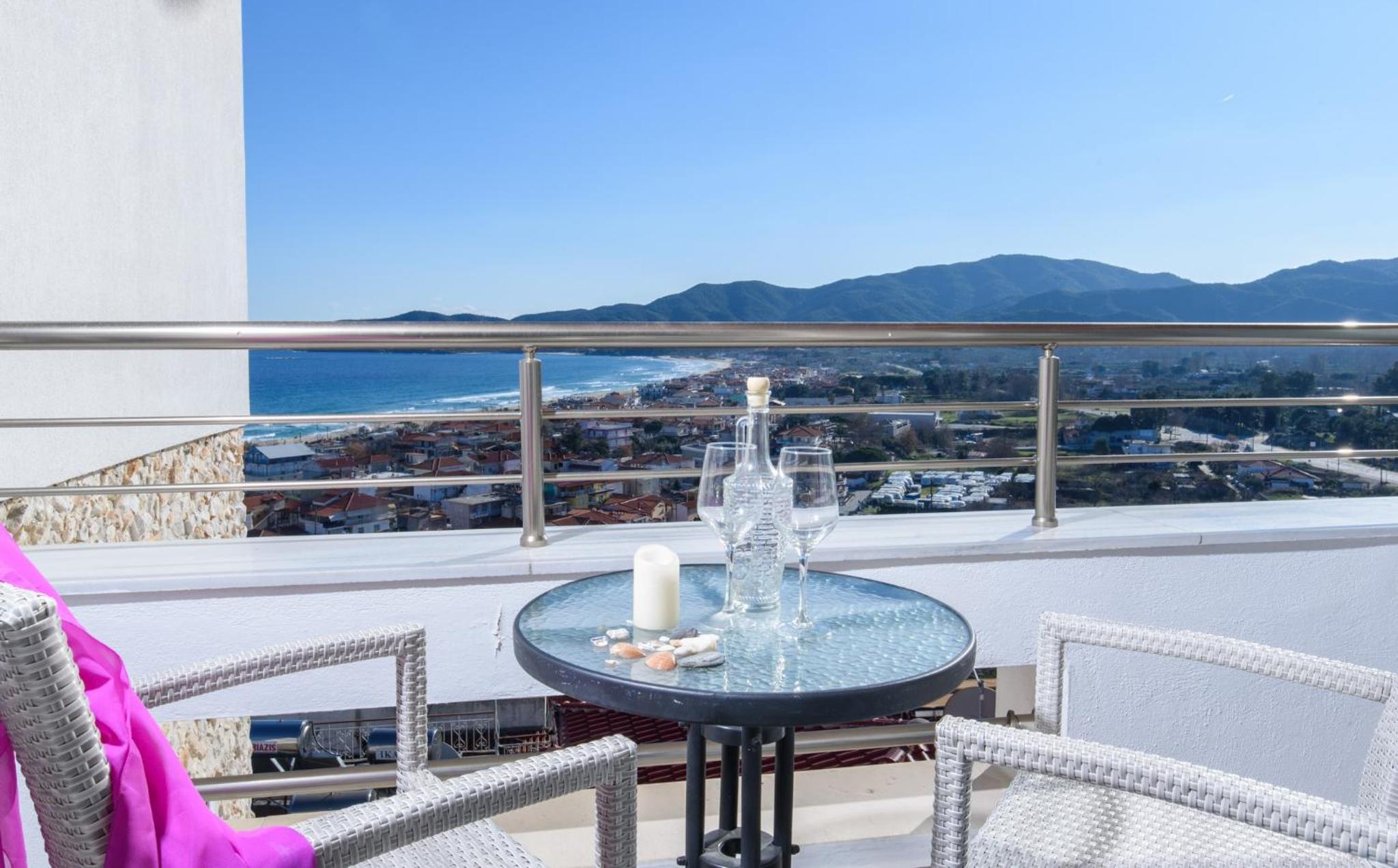 Deluxe Double Room with Balcony and Sea View photo 2