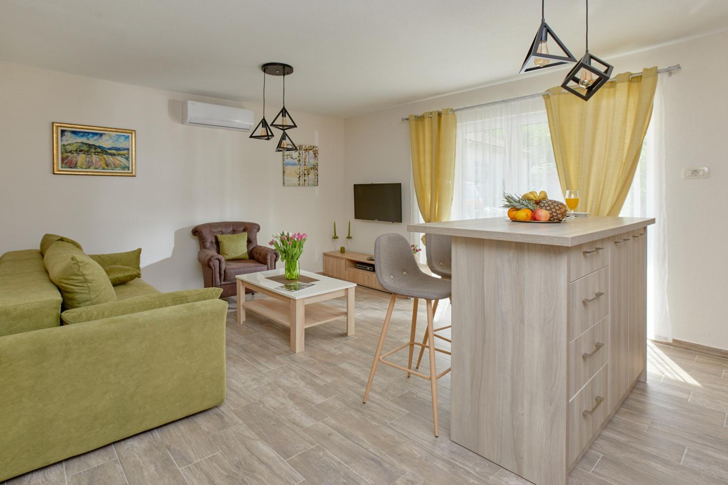 One-Bedroom Apartment