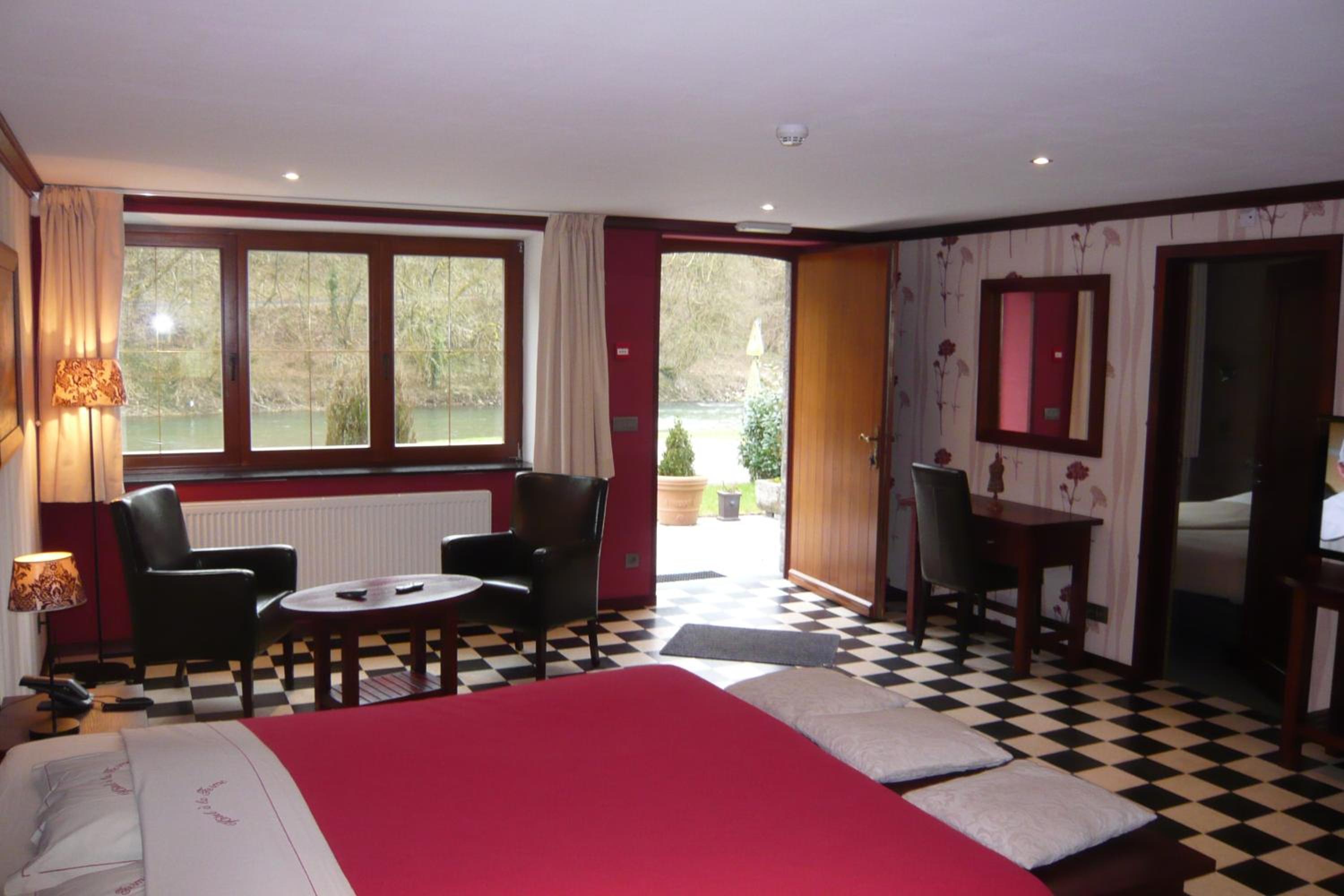 Suite with Spa Bath photo 1