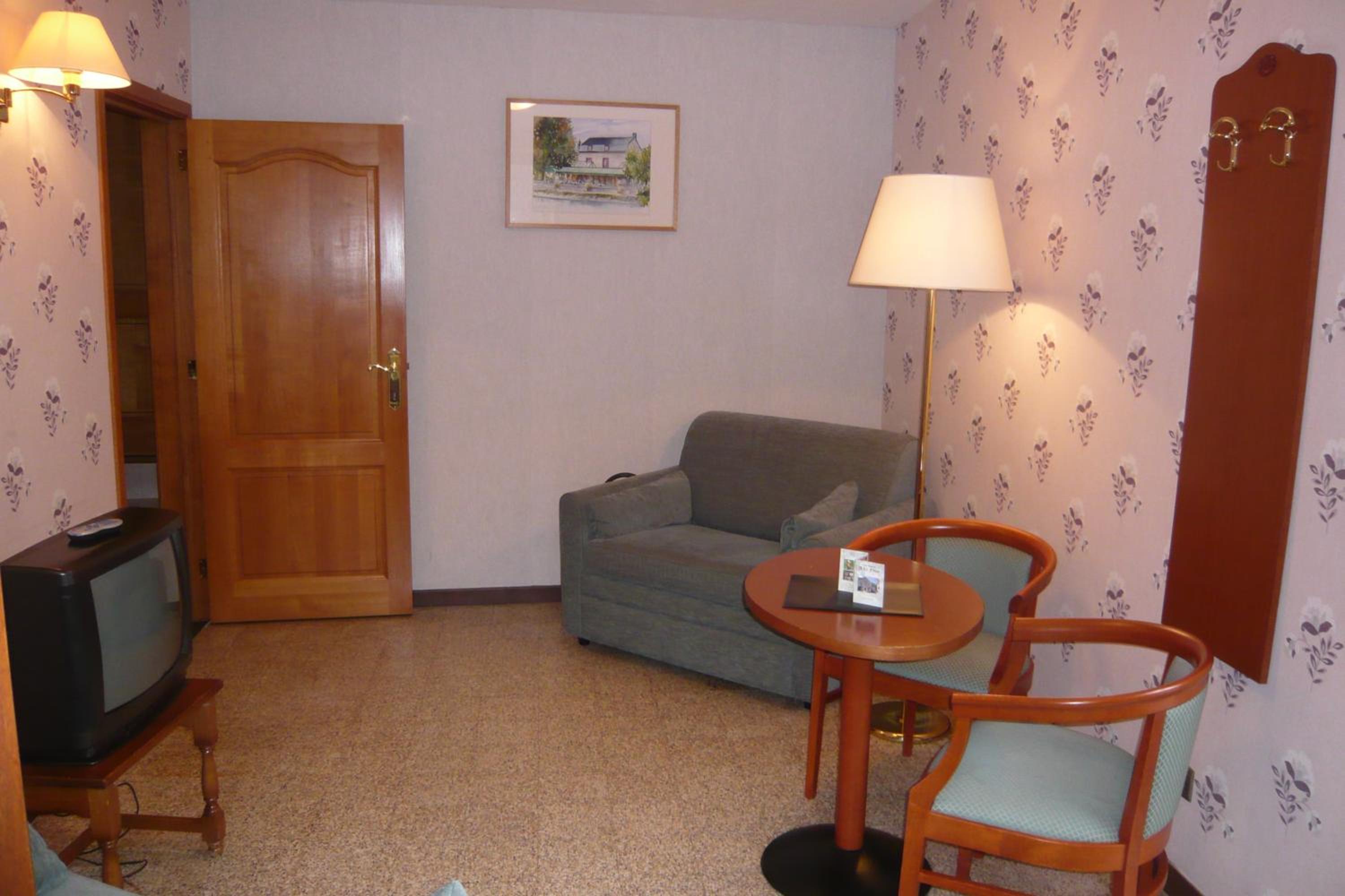 Triple Room (2 Adults + 1 Child) photo 1
