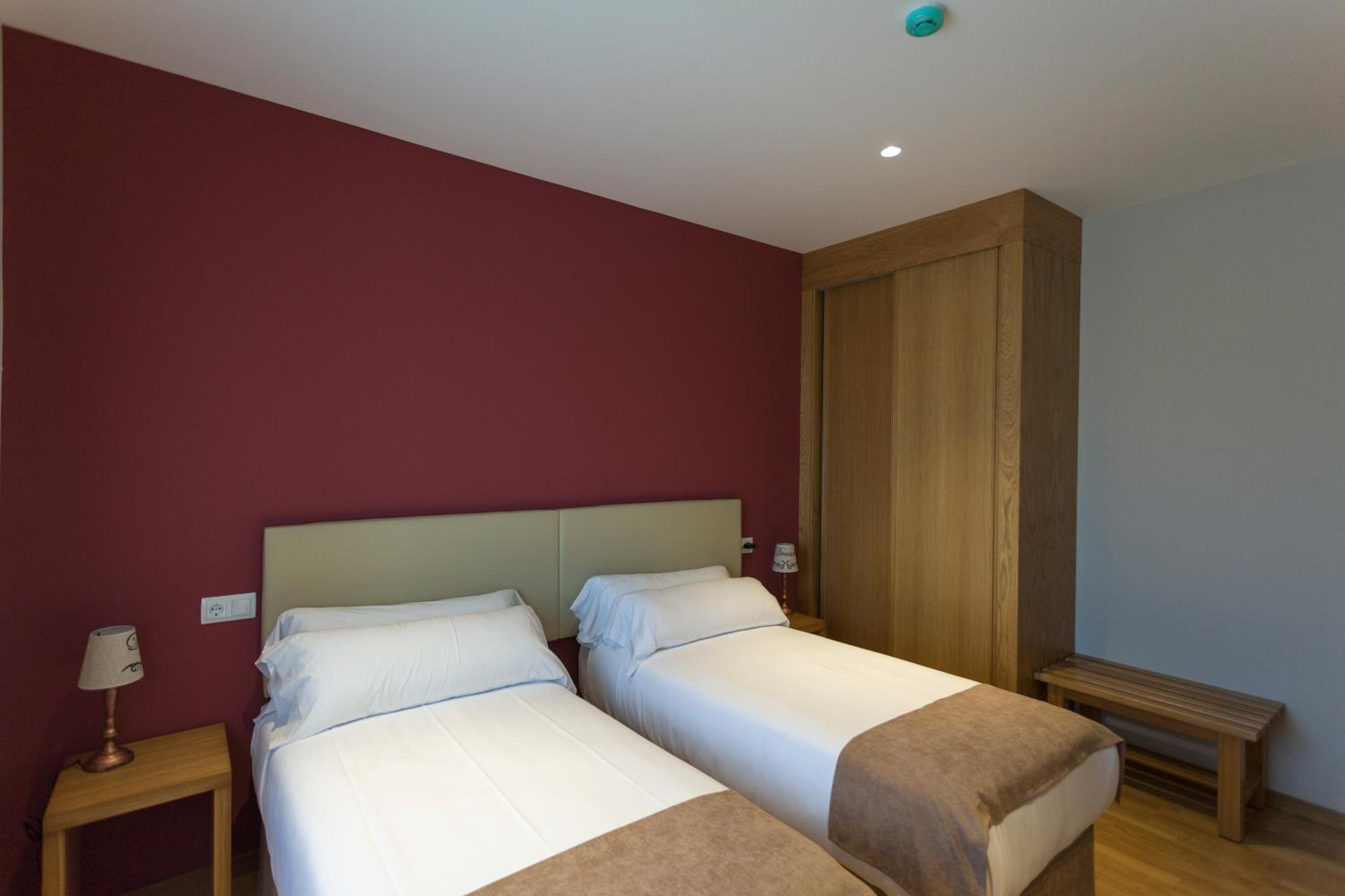Double or Twin Room - Photo 4