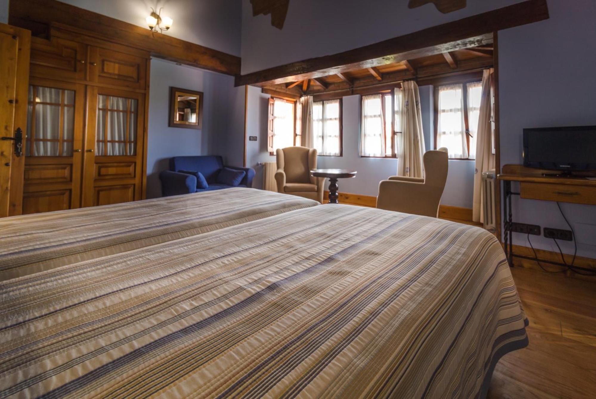 Superior Twin Room photo 2