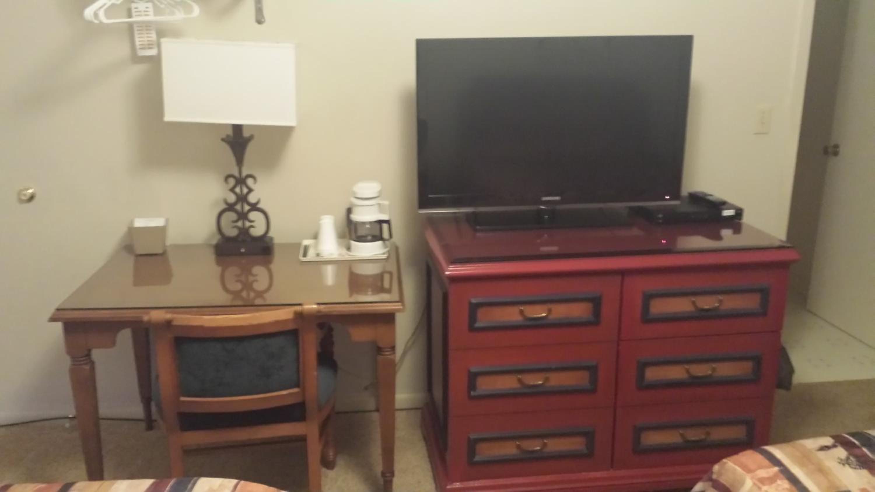 Standard Queen Room photo 2