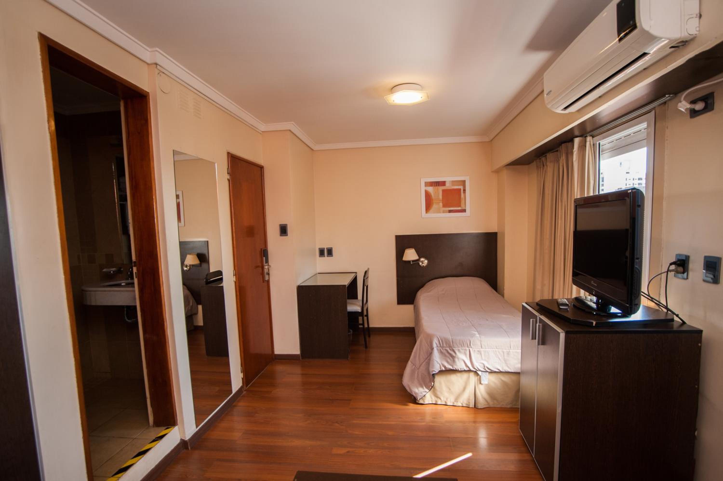 Standard Triple Room photo 2