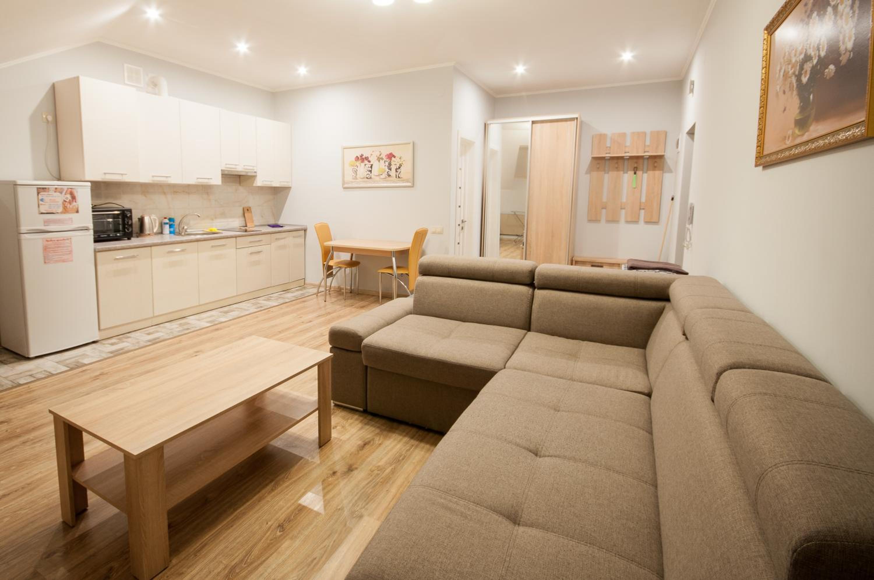 Apartment photo 2