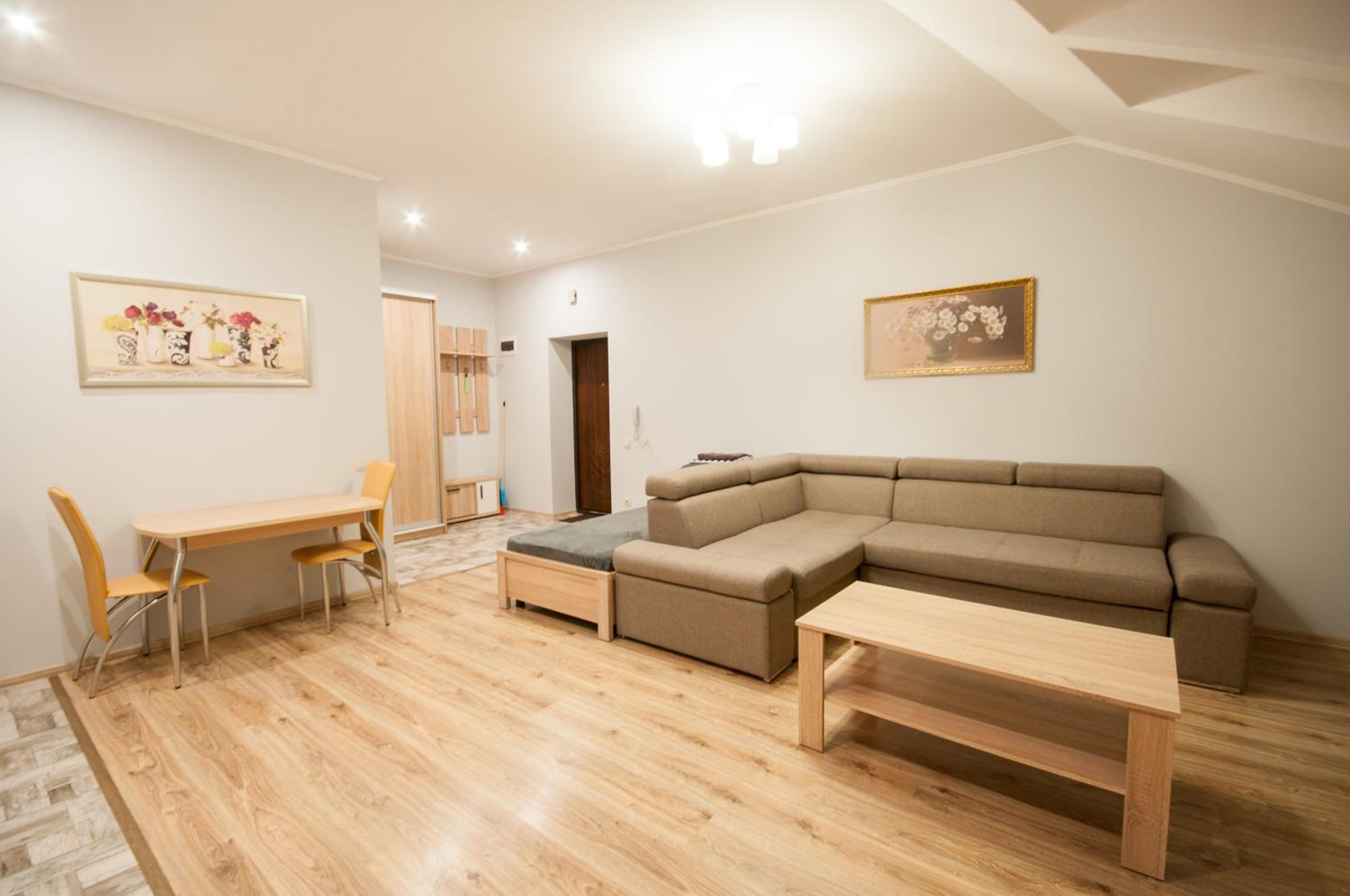 Apartment photo 1