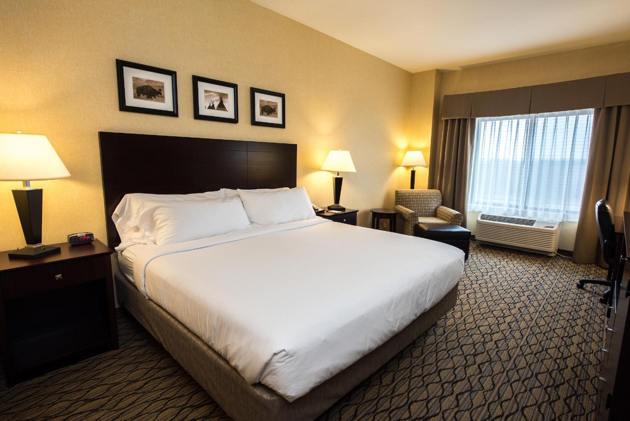 Standard King Room photo 1