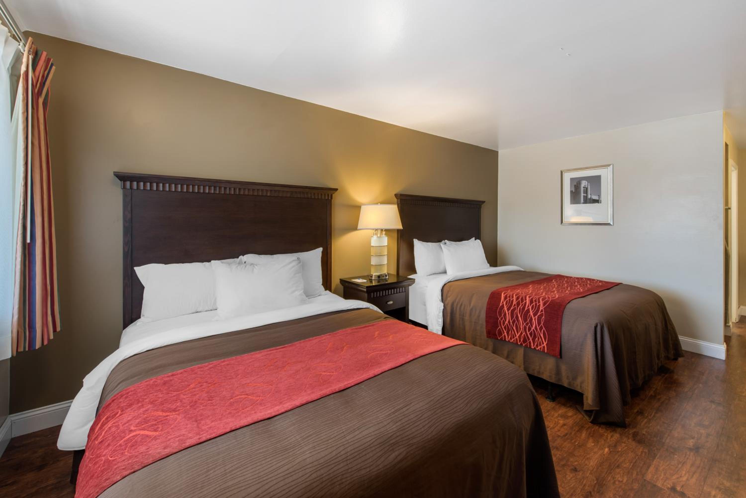 Double Room With Two Double Beds - Non-Smoking photo 1