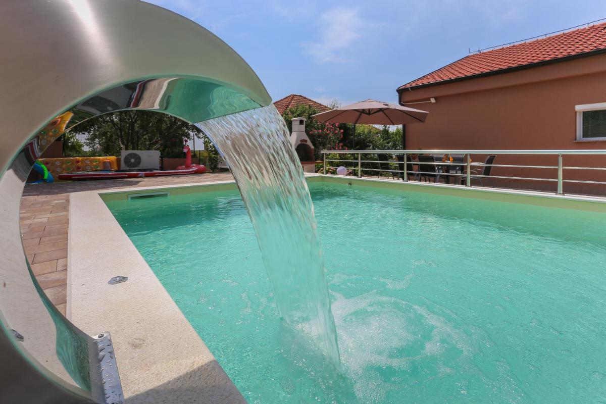 Villa with Private Pool photo 3