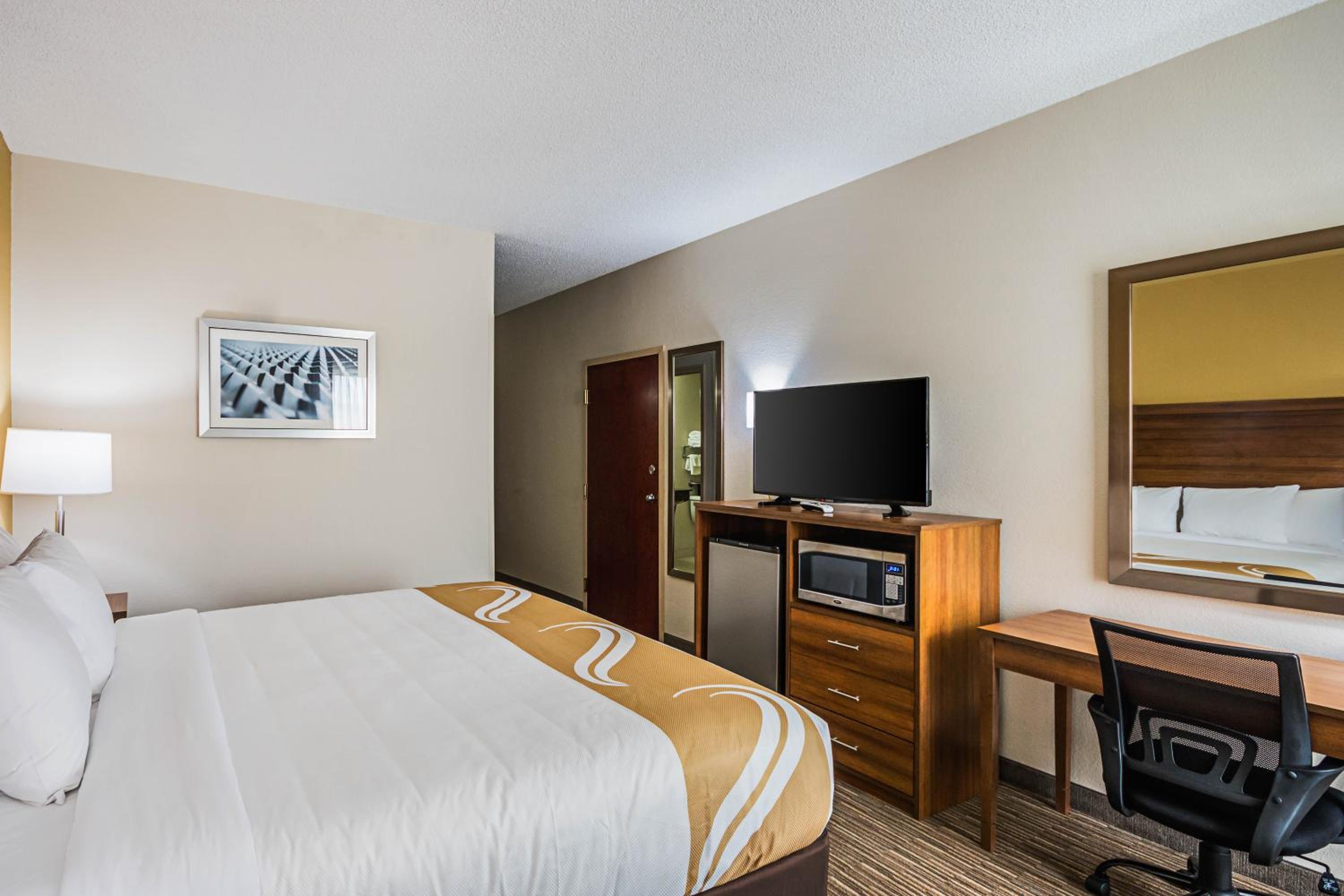 King Room - Accessible/Non-Smoking photo 3