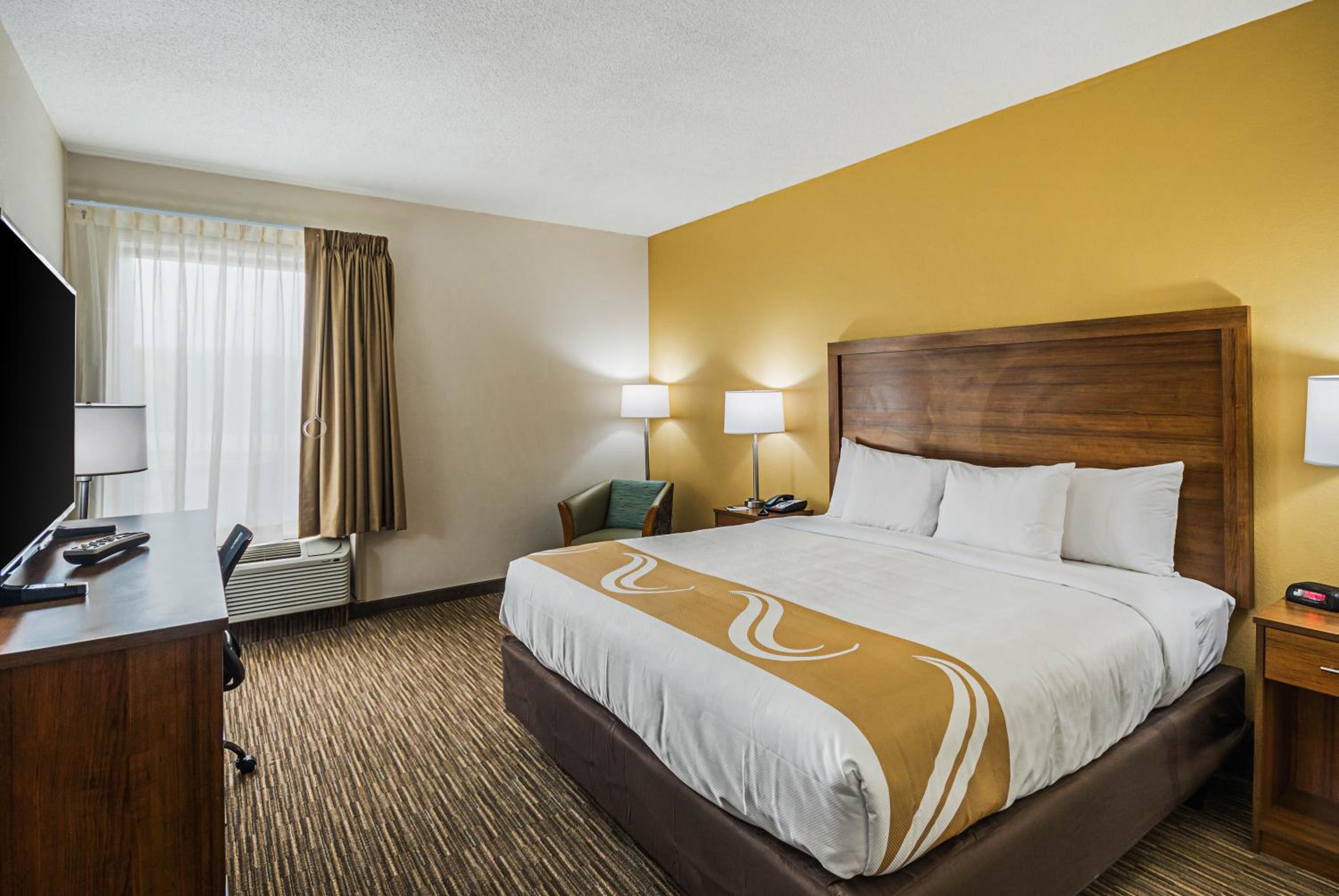 King Room - Accessible/Non-Smoking photo 2