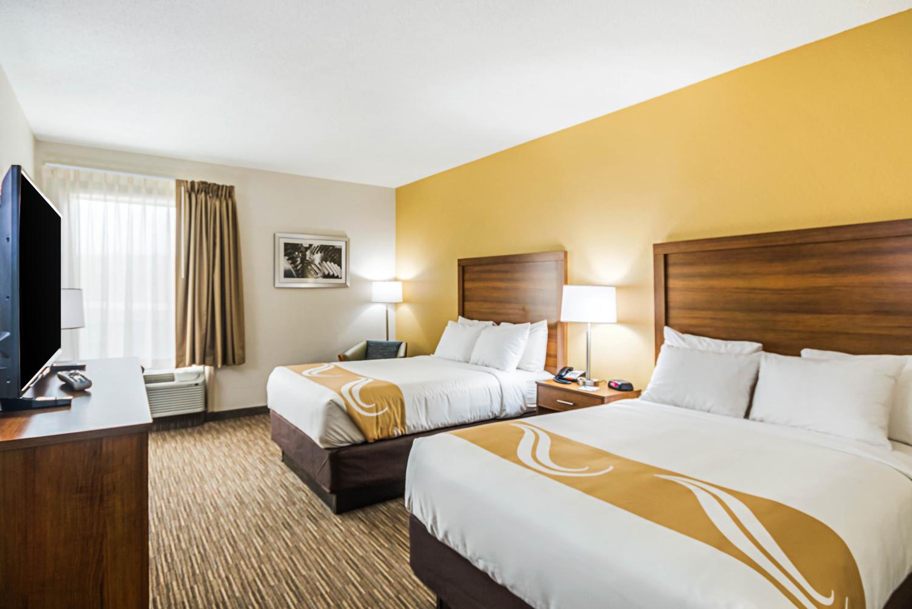 Double Room with Two Double Beds - Accessible/Non-Smoking photo 1