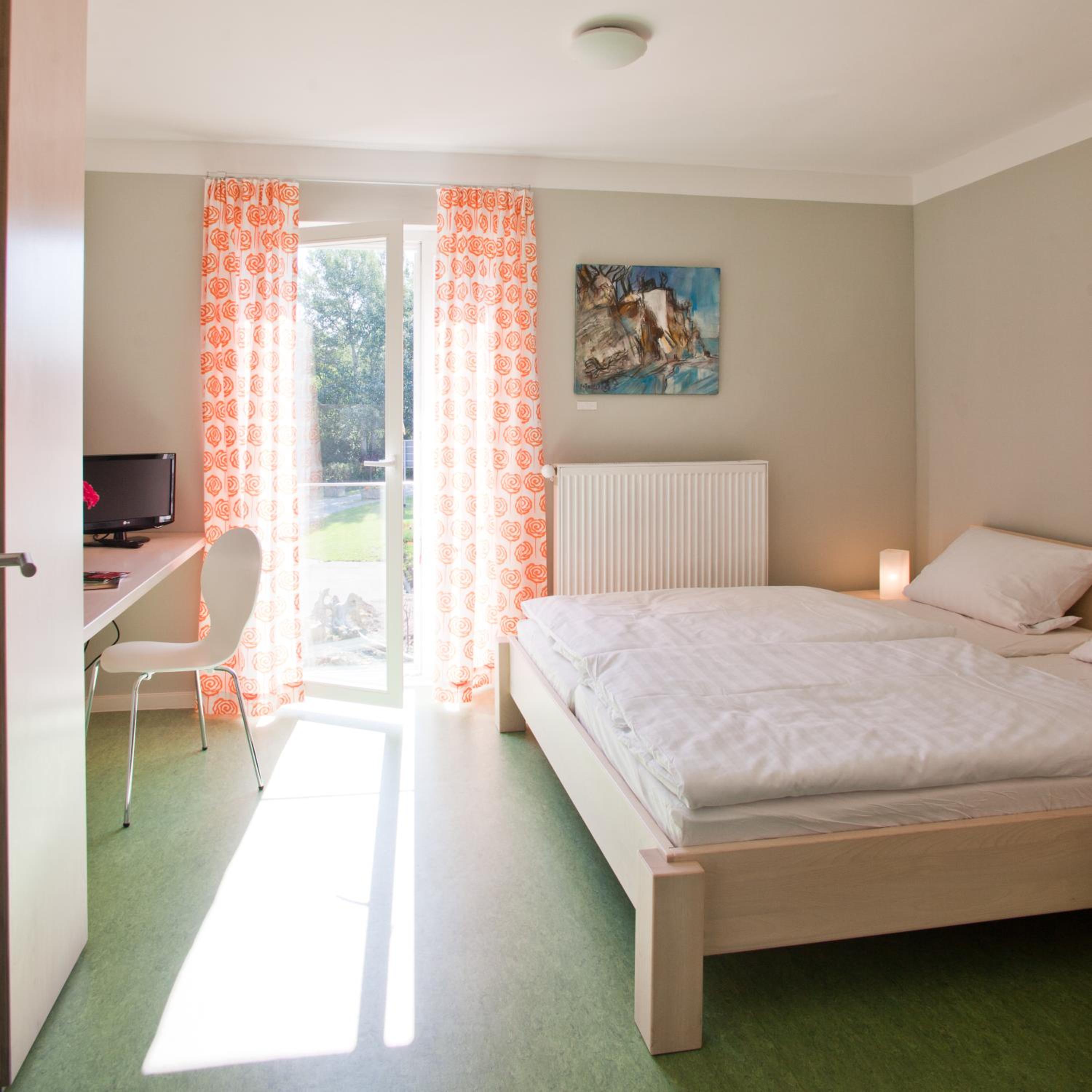 Double Room with Private Bathroom - Photo 22