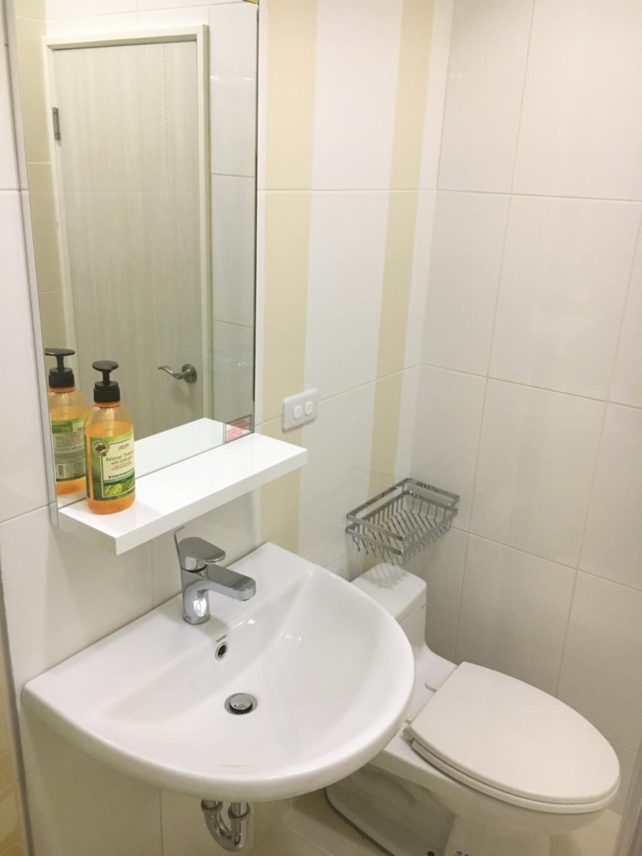 Double or Twin Room with Private Bathroom photo 2