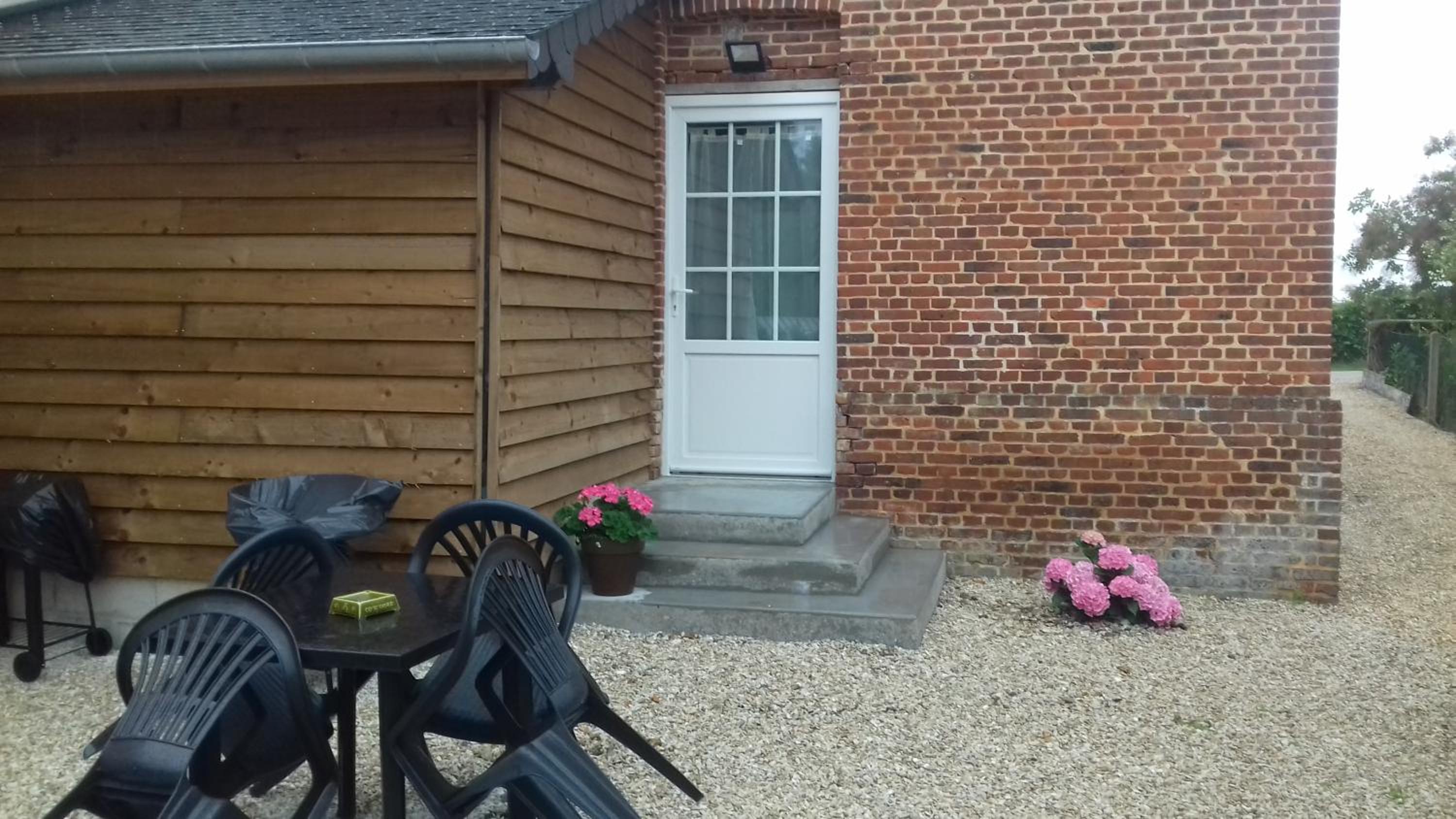 One-Bedroom House - Photo 1