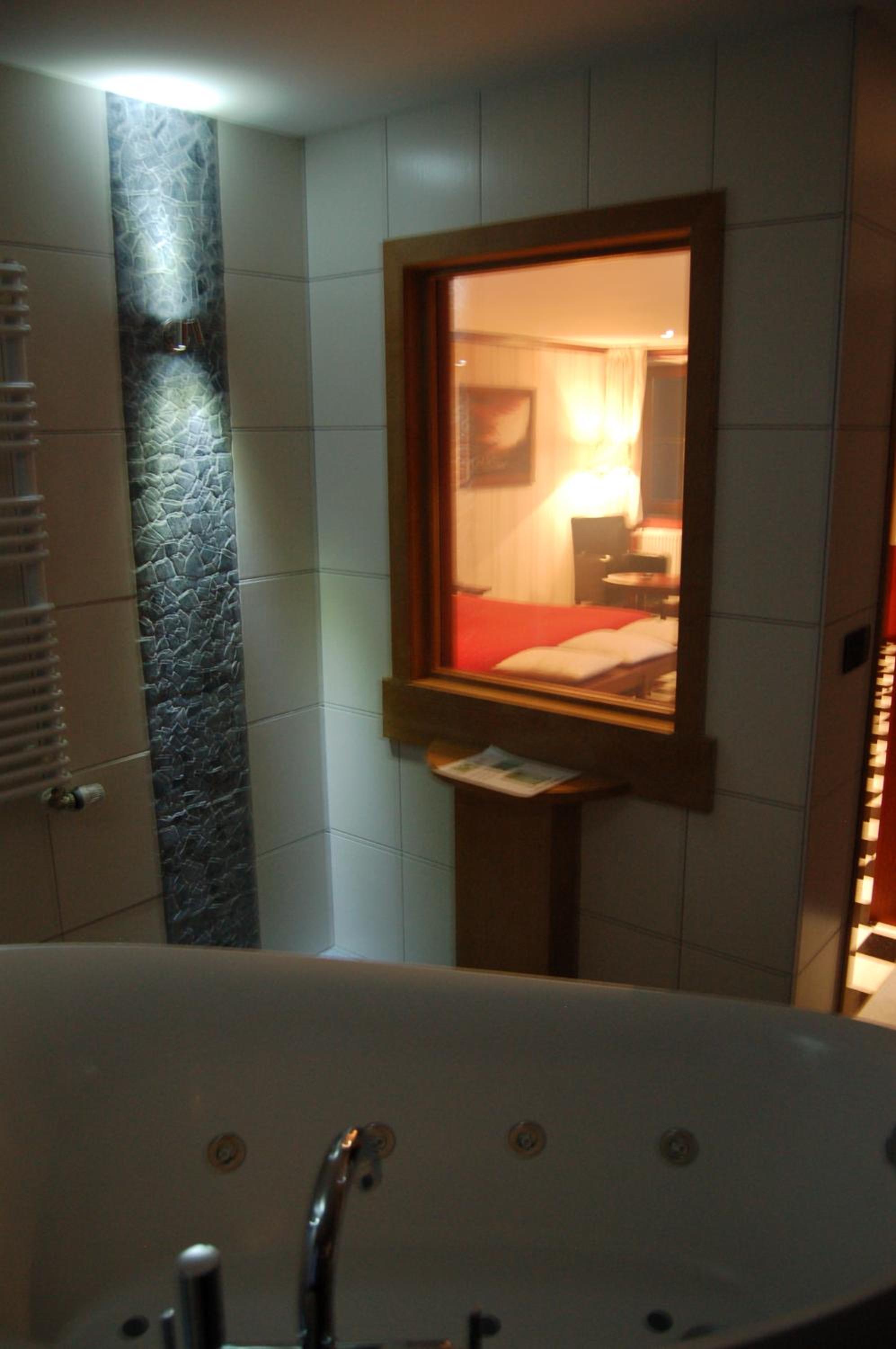Suite with Spa Bath photo 2