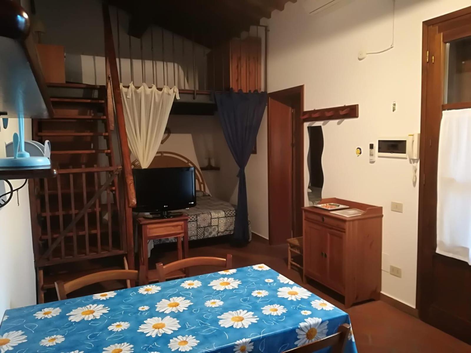 One-Bedroom House photo 2