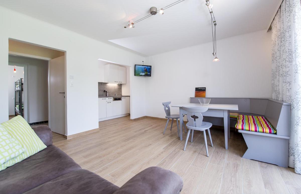 Large Two-Bedroom Apartment photo 2