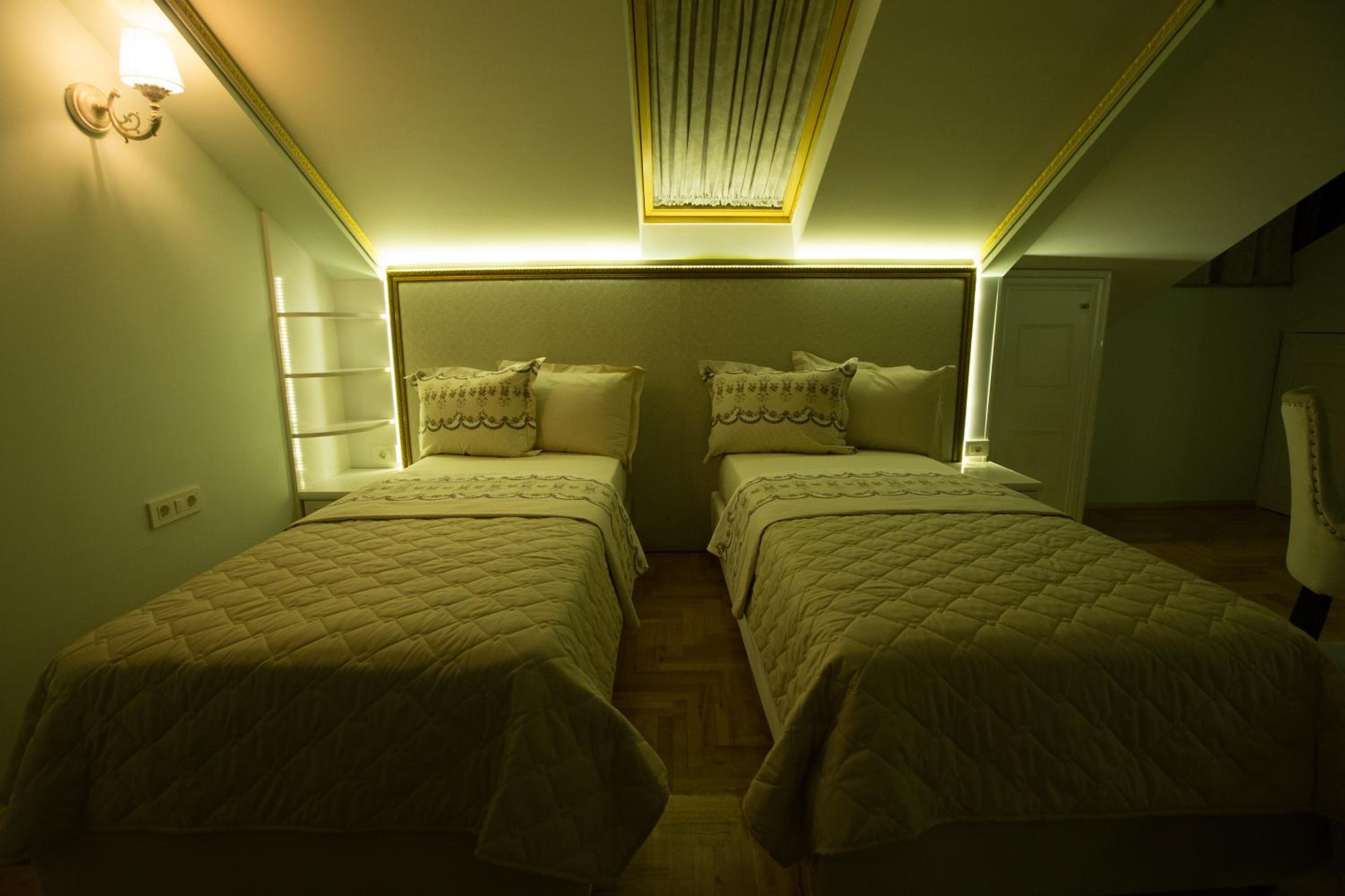 Large Twin Room photo 3