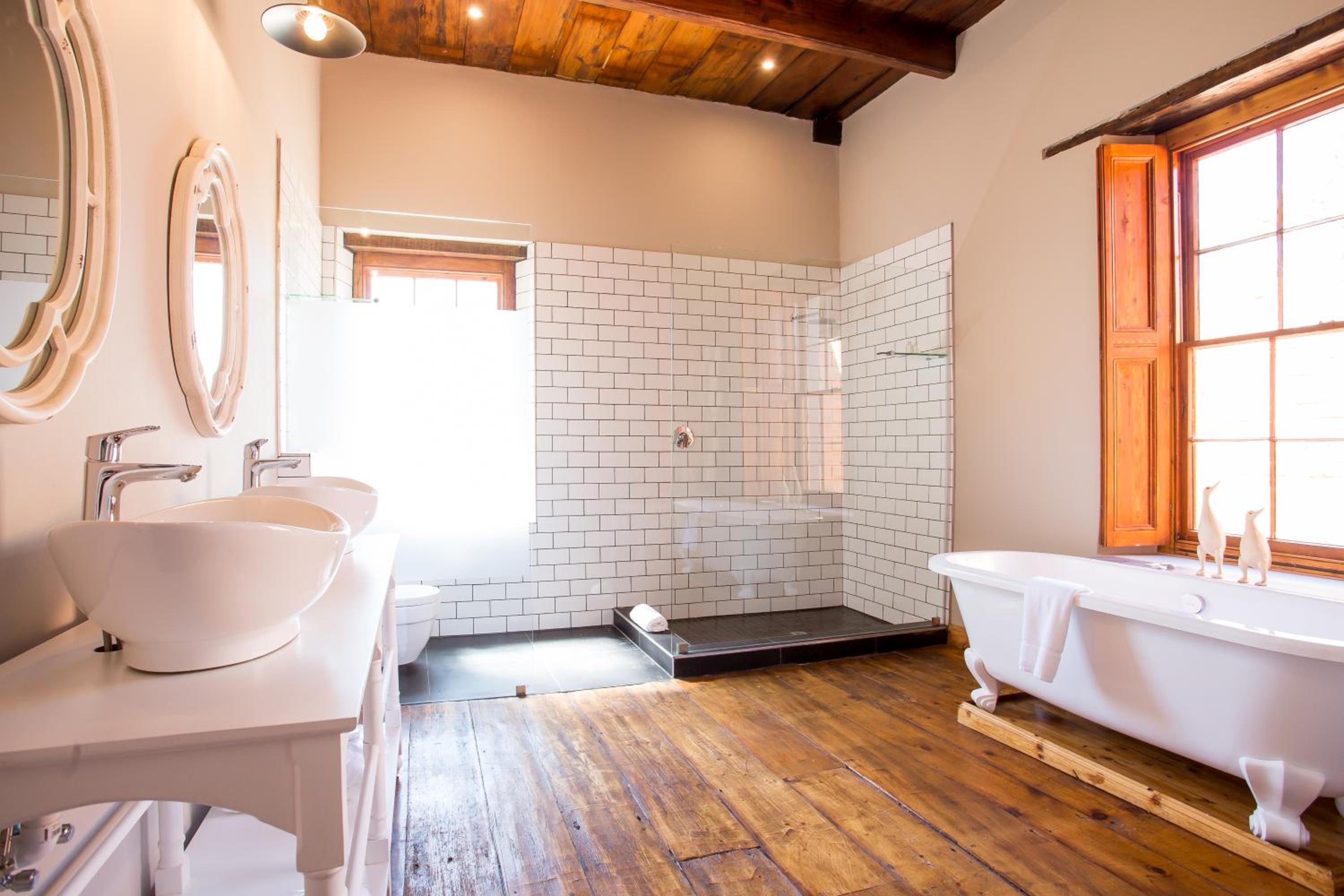  Double Room Includes 2 Game Drives - Photo 9