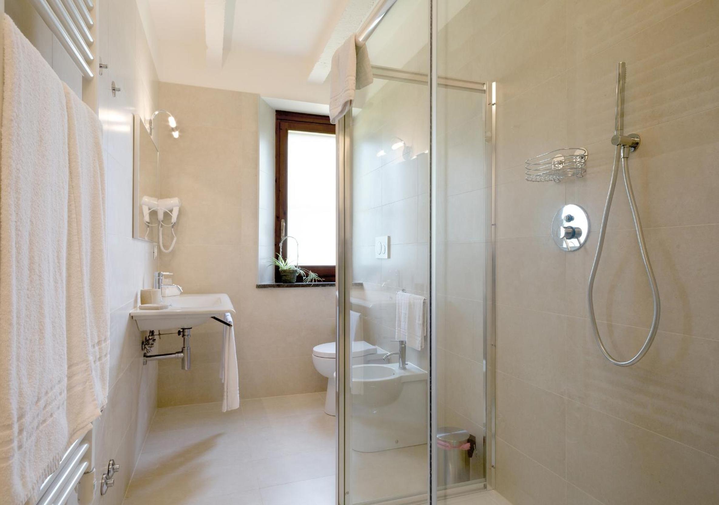 Deluxe Family Suite photo 3