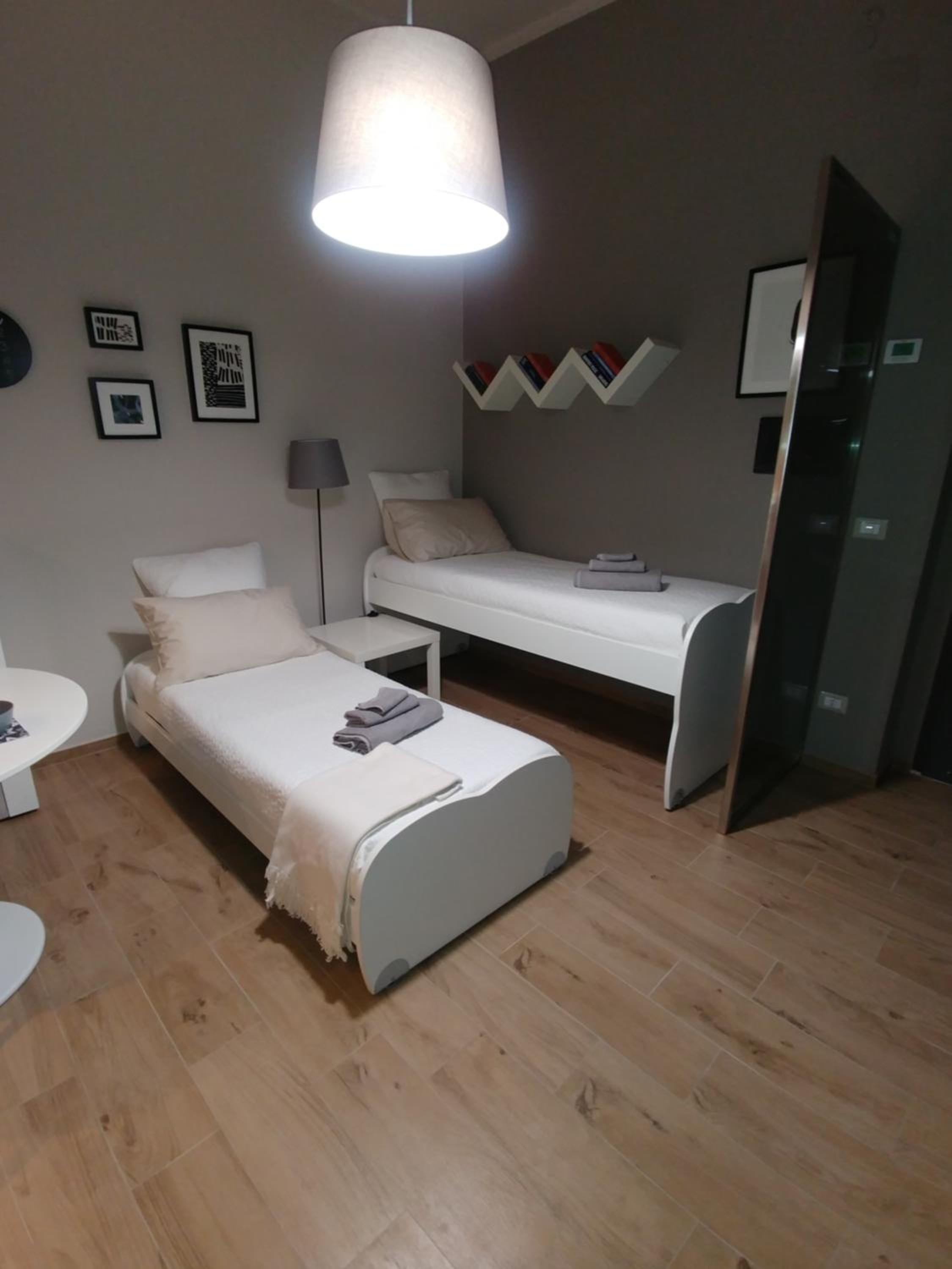 Deluxe Queen Suite - Photo 26