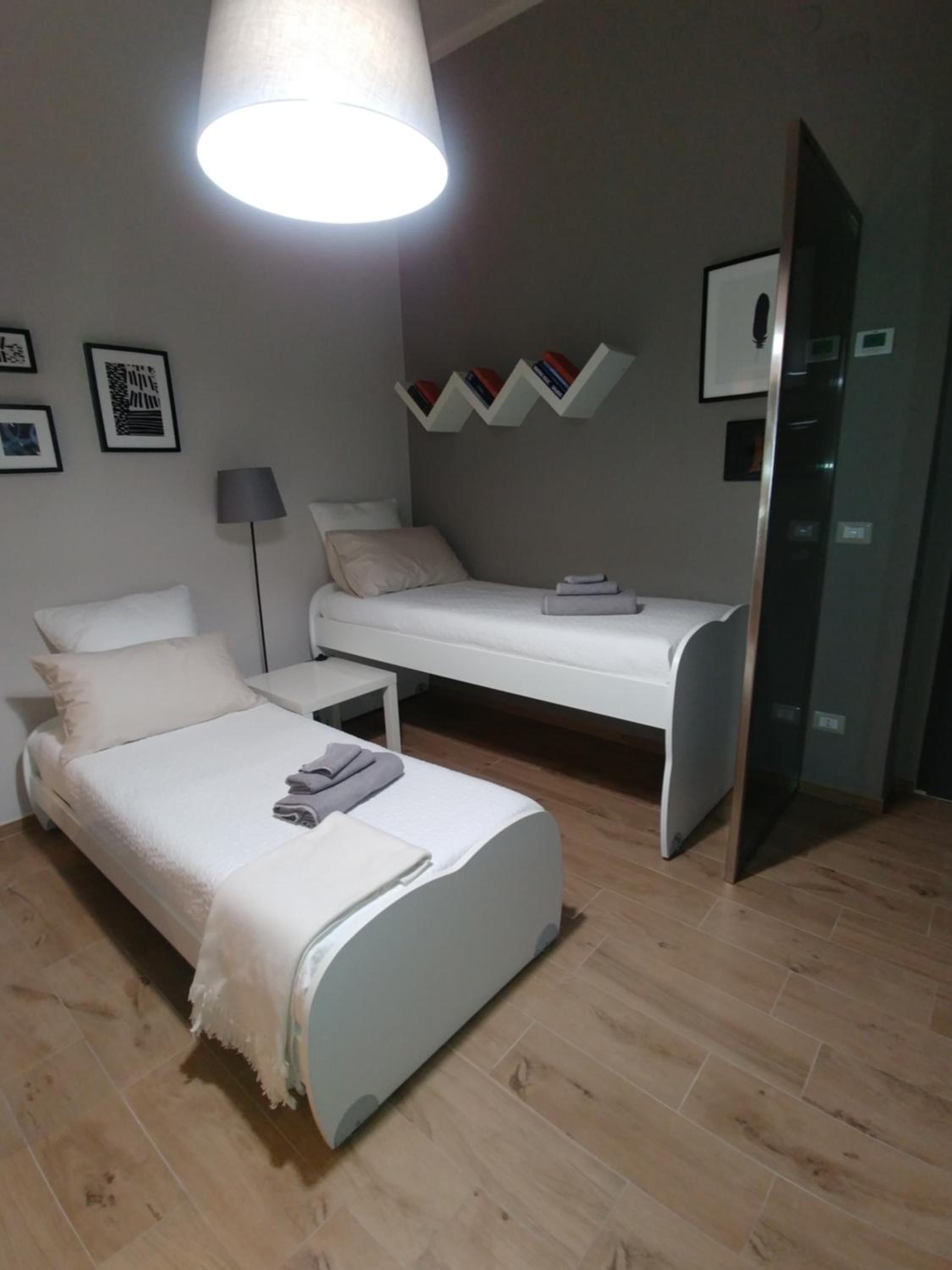 Deluxe Queen Suite - Photo 28