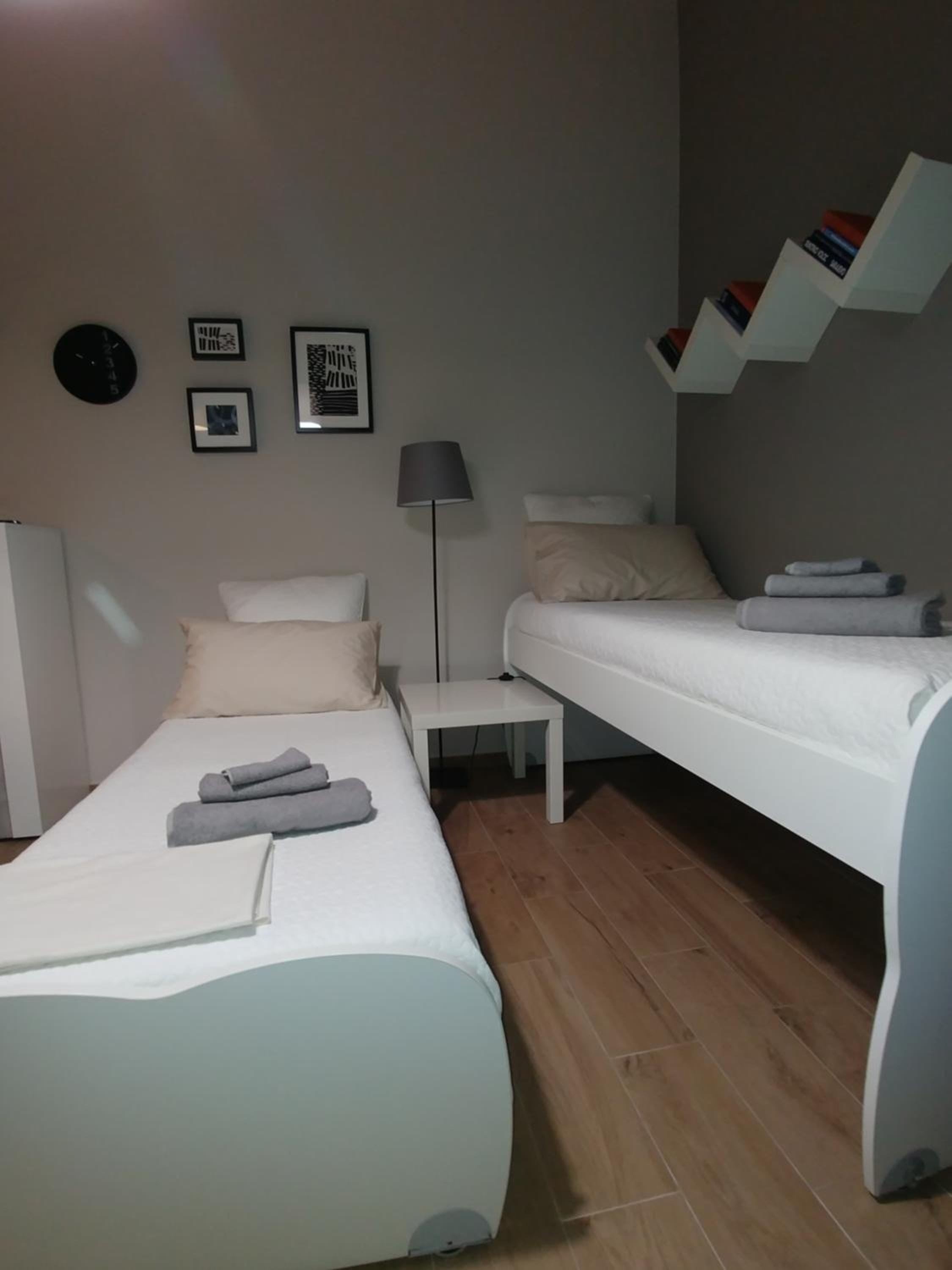 Deluxe Queen Suite - Photo 31