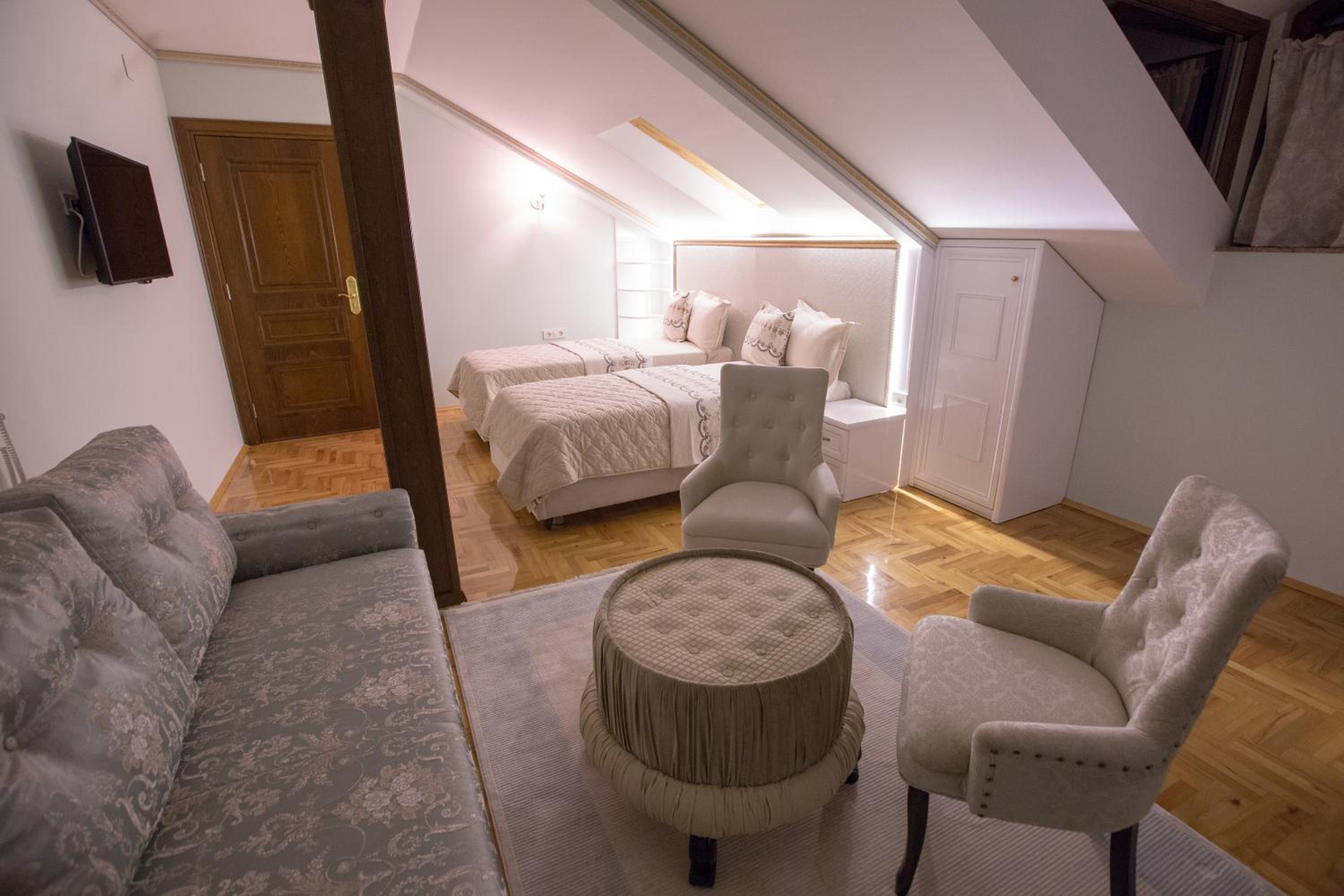 Large Twin Room