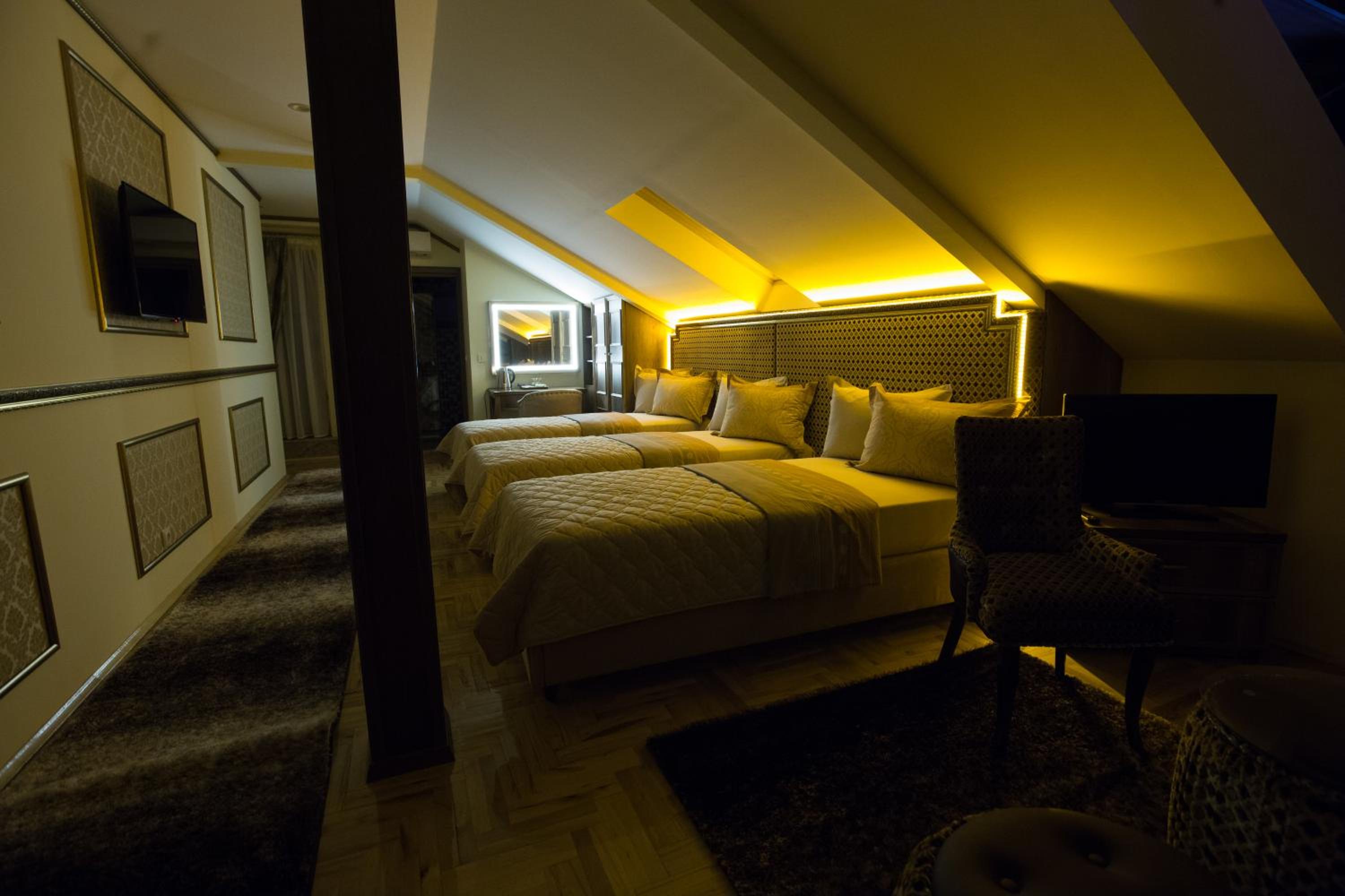 Triple Room with Balcony photo 2