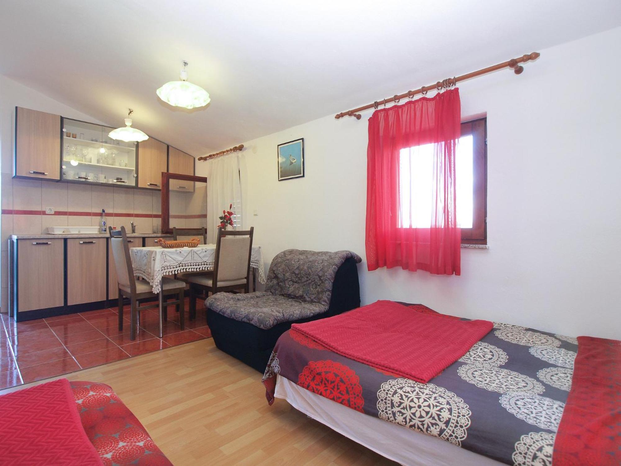 Studio Apartment photo 1