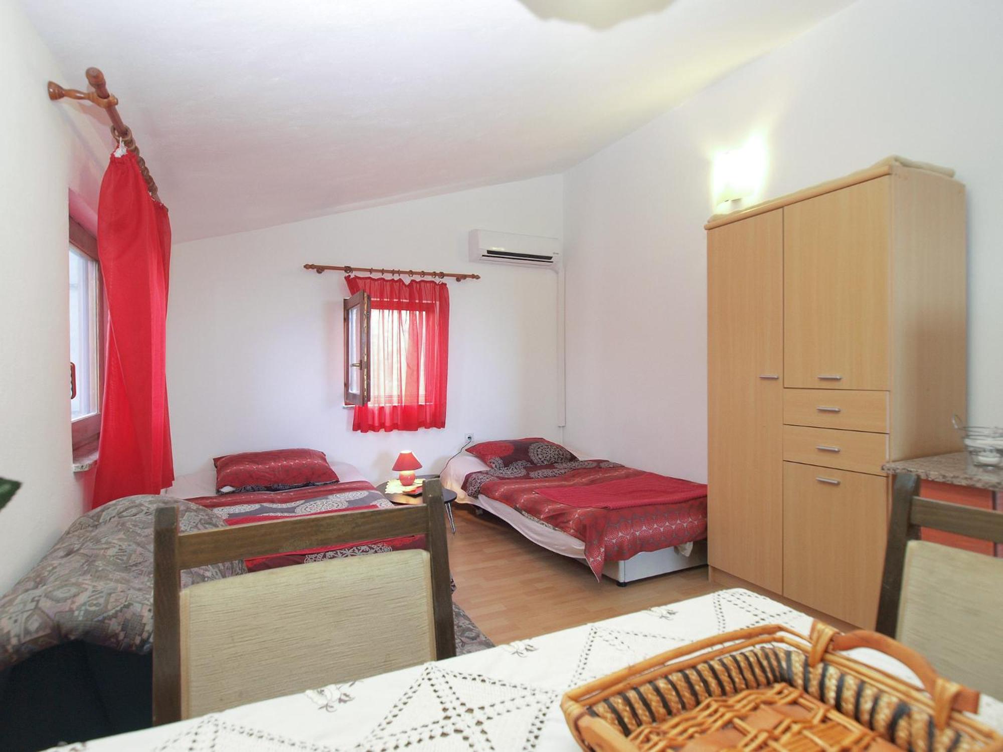 Studio Apartment photo 2