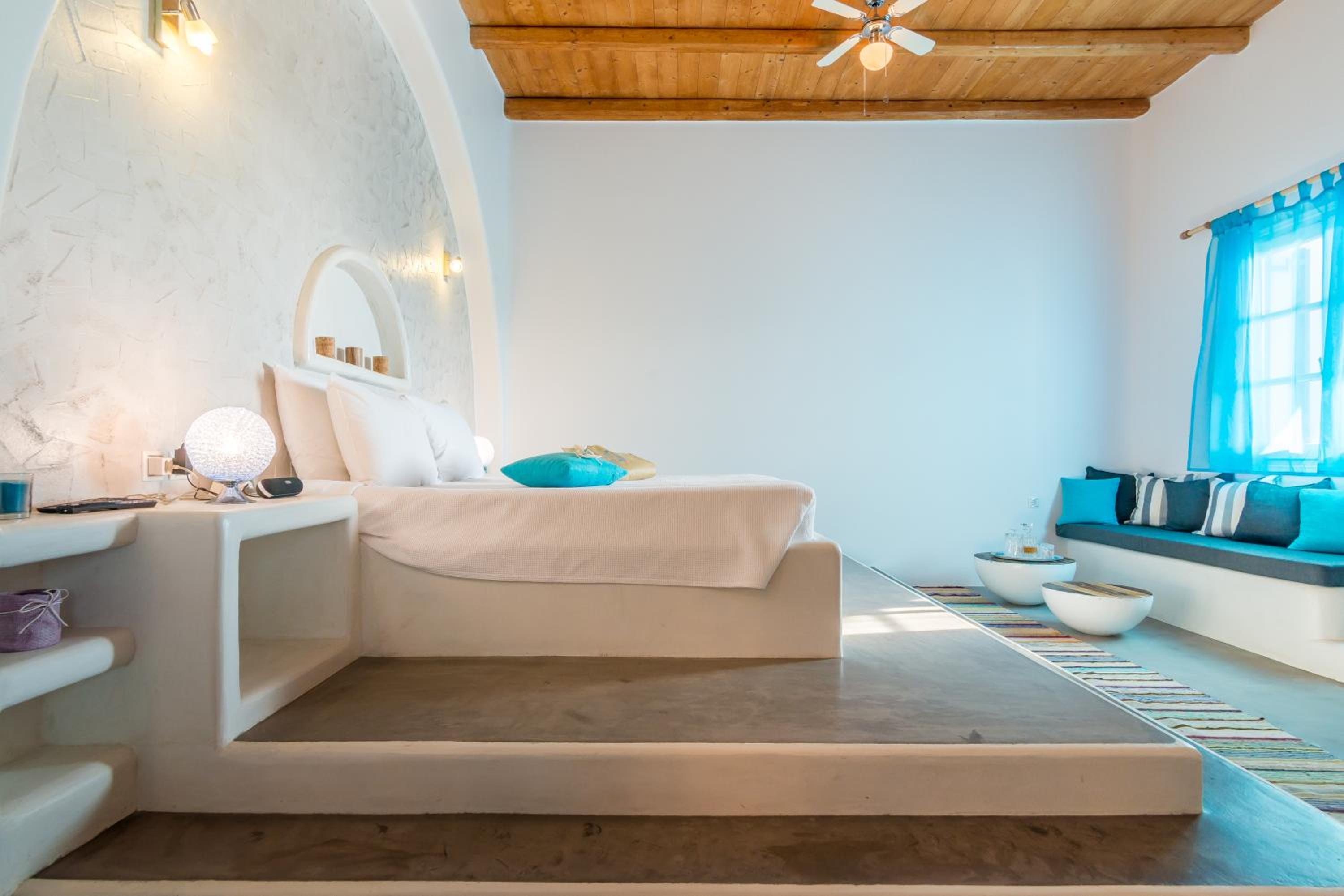 Honeymoon Suite - Photo 10