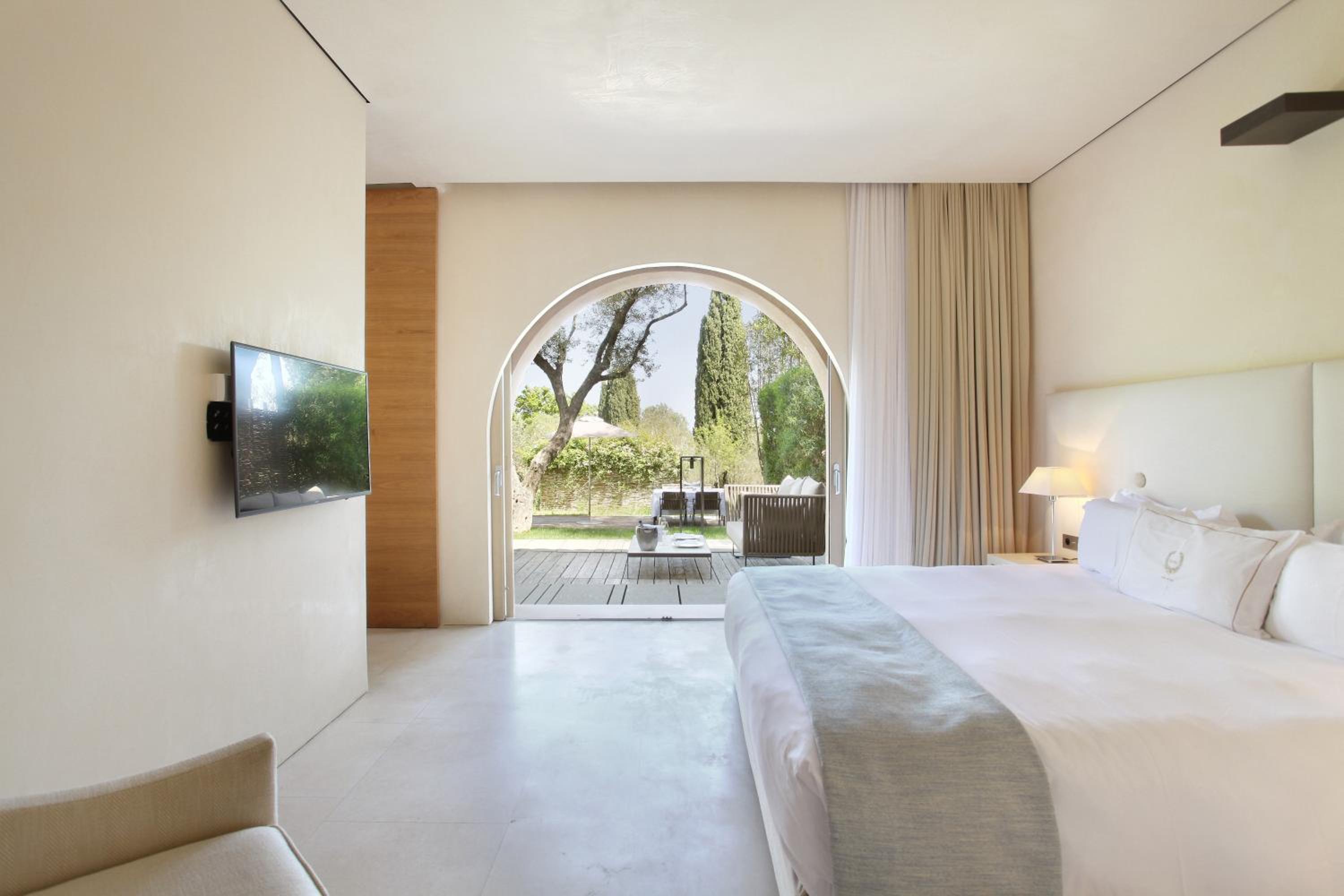 Elegance Suite with private plunge pool