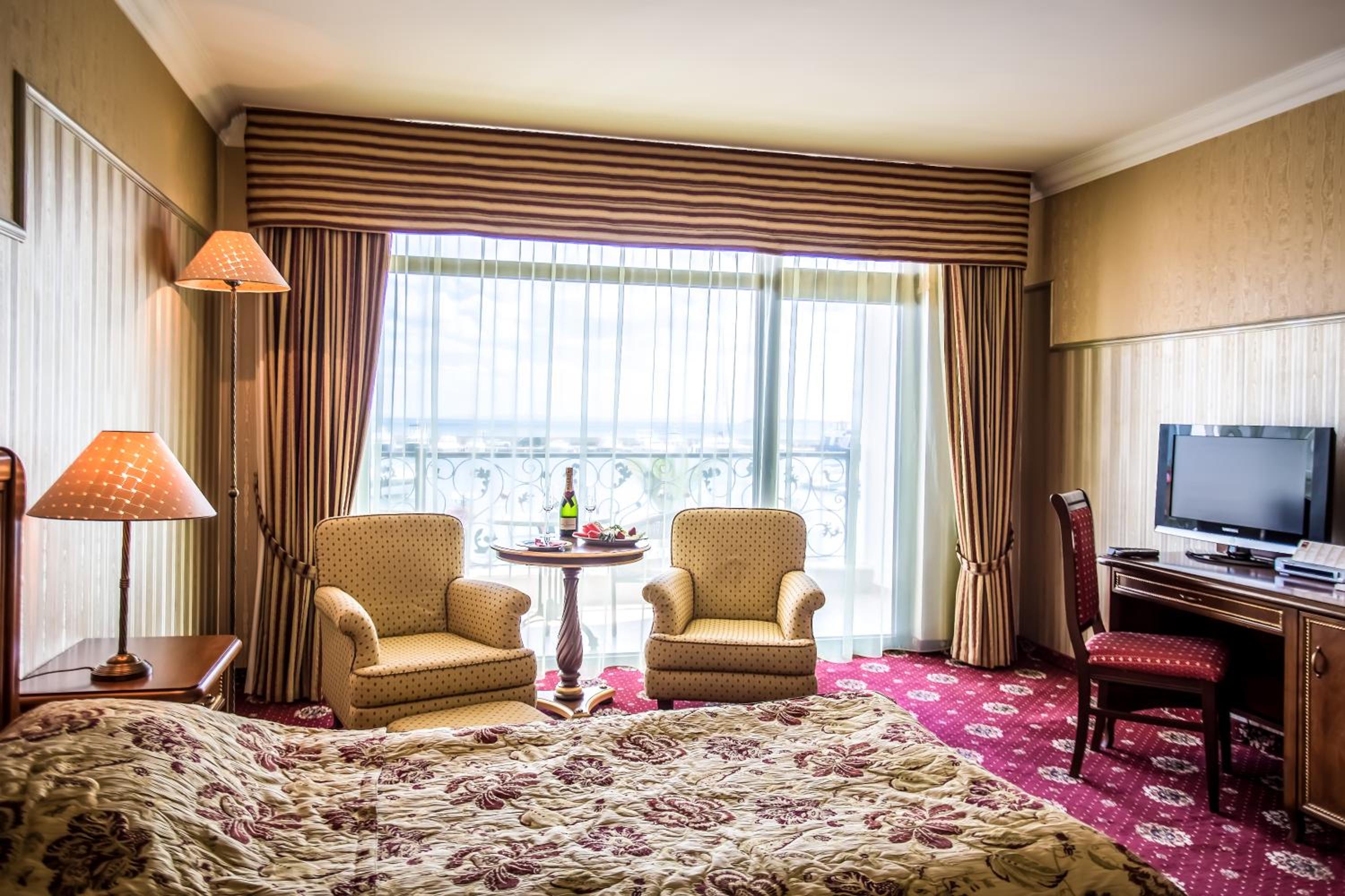 Double Room with Sea View - Photo 3