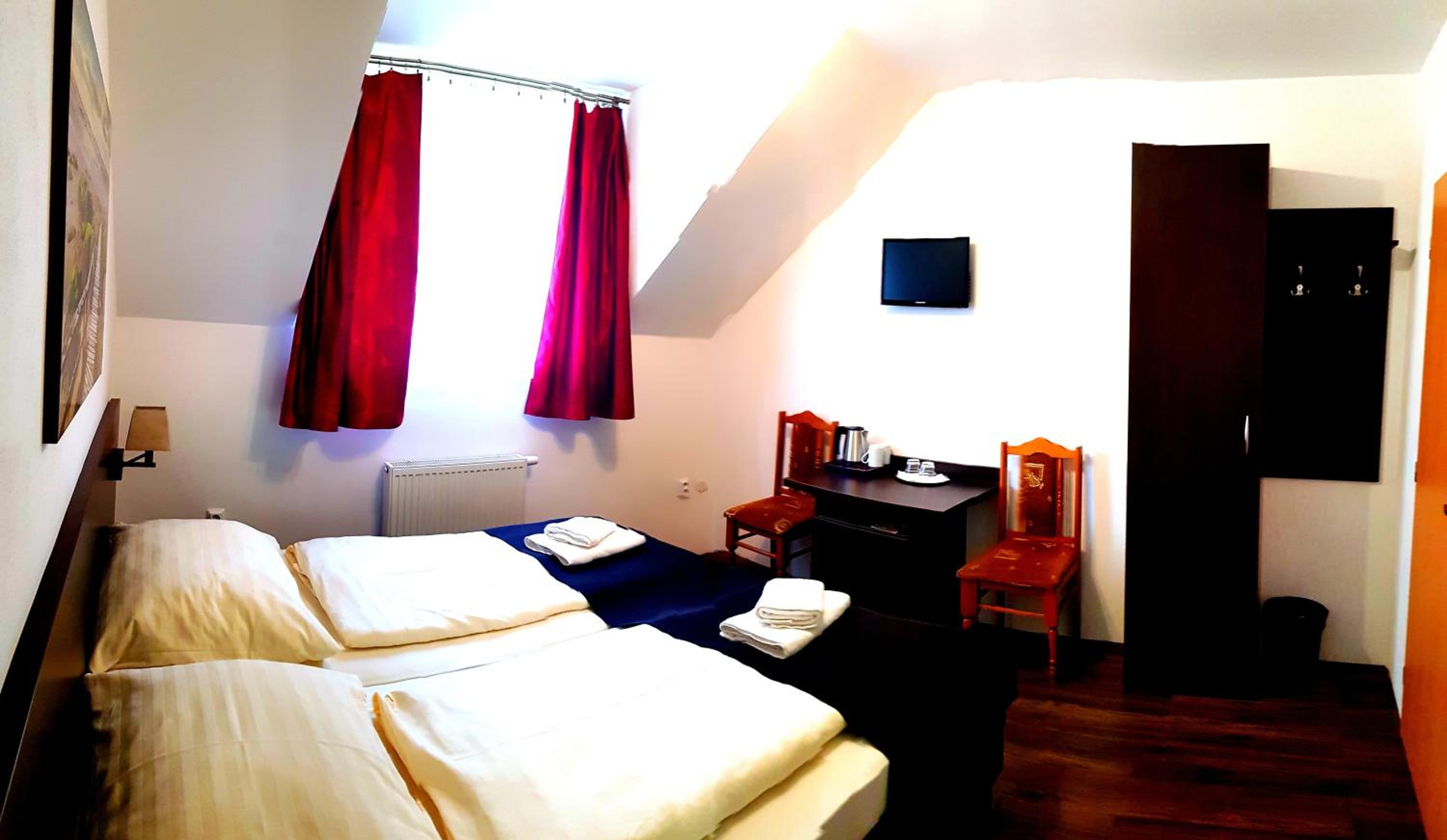 Deluxe Double Room - Photo 16