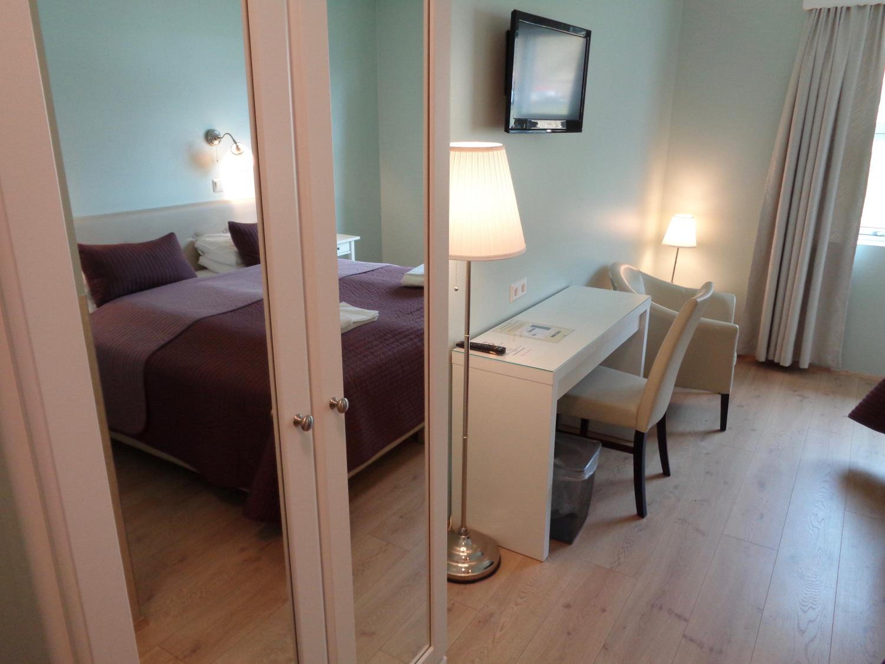 Double or Twin Room photo 3