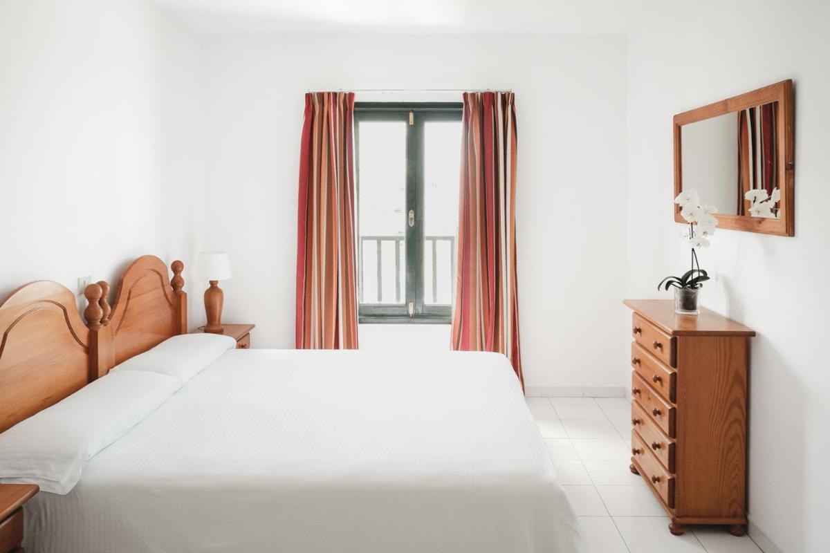 One-Bedroom Apartment with Garden View and King Bed (2 Adults)