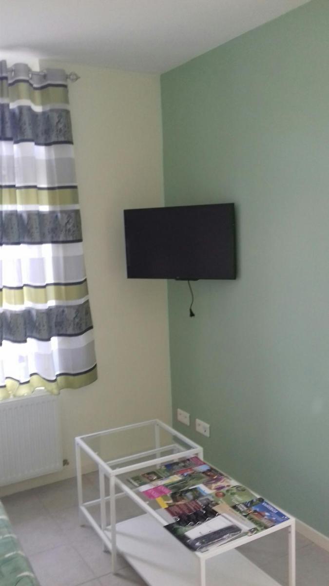 One-Bedroom House - Photo 9