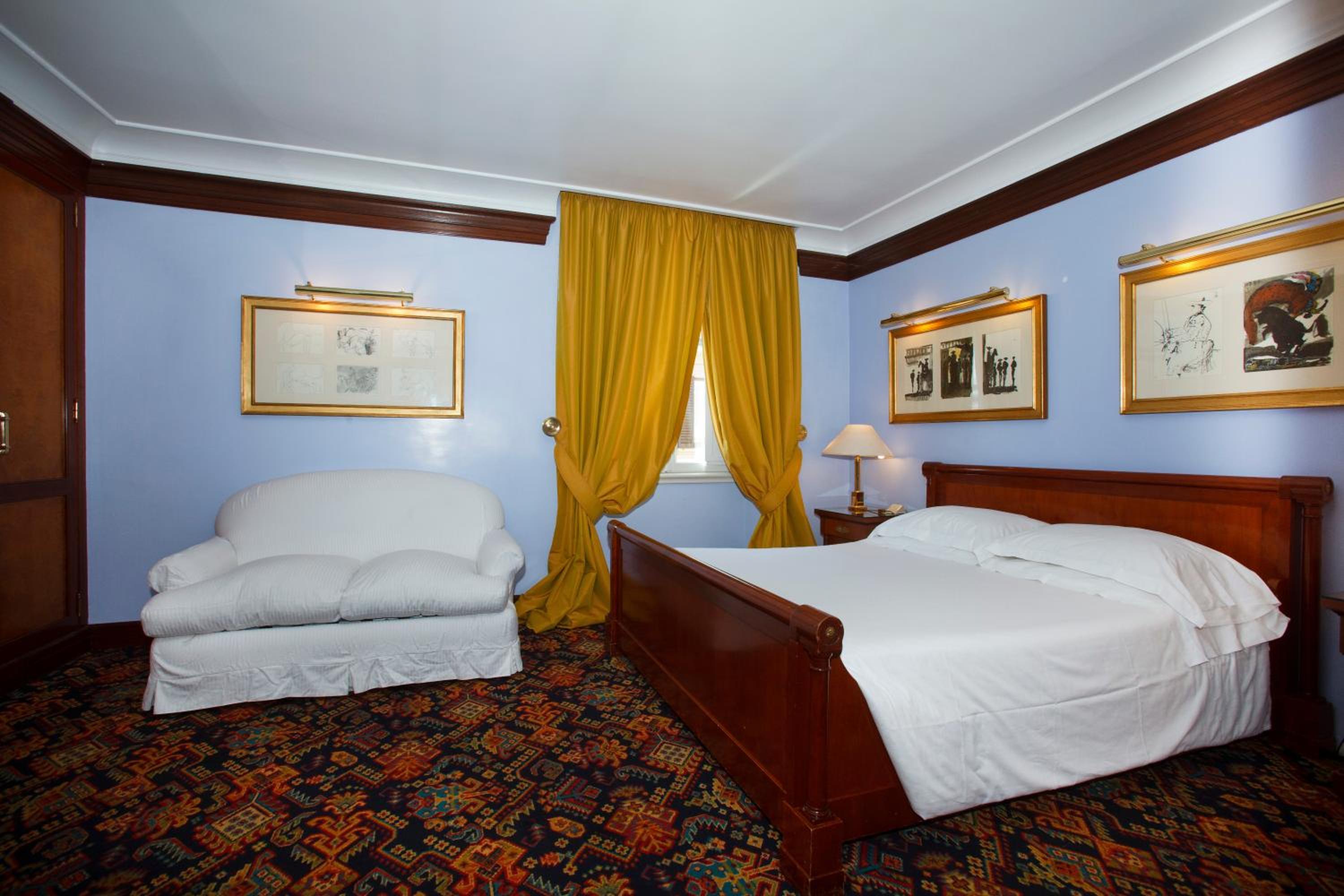 Deluxe Double Room - Photo 18