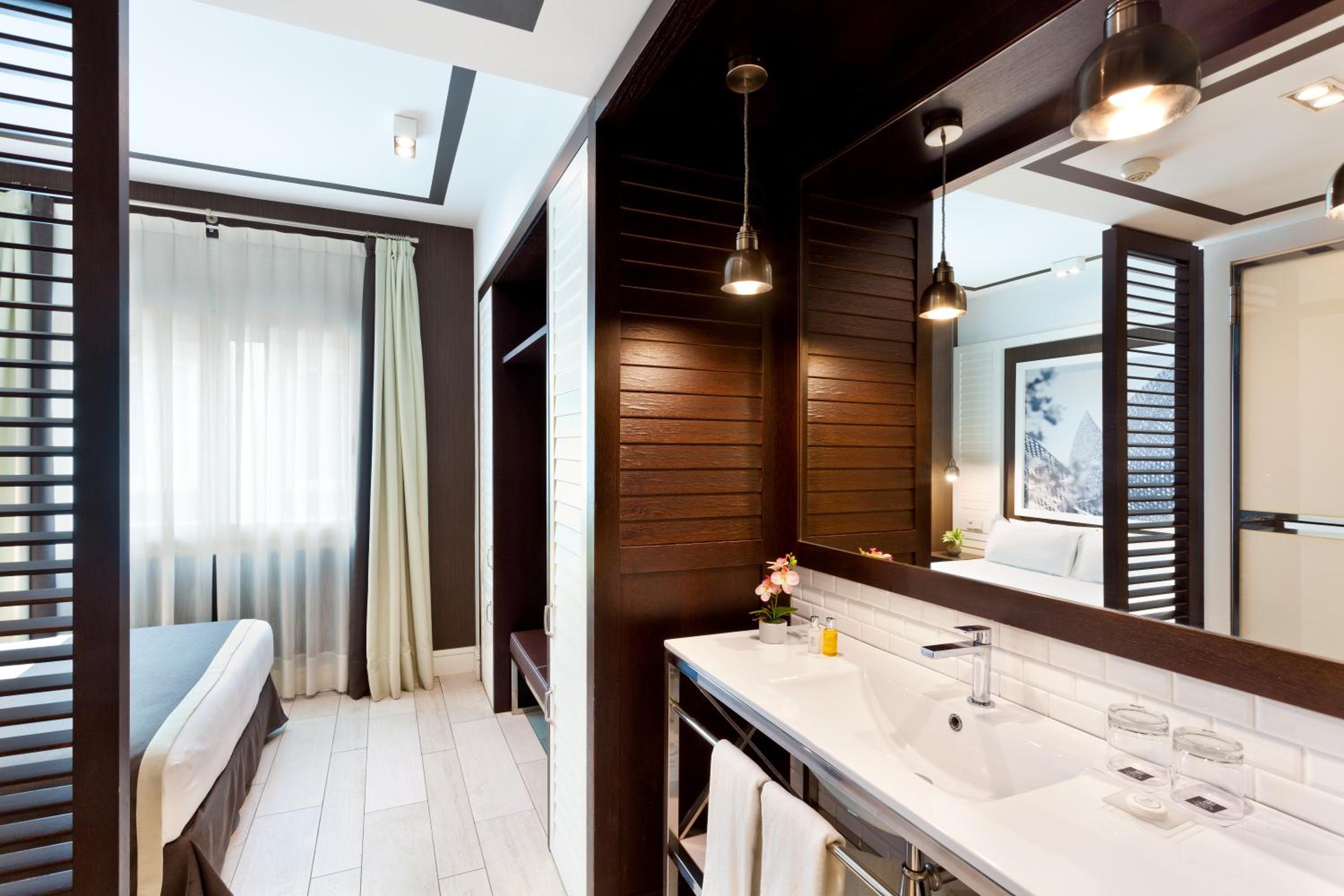 Basic Double Room photo 3